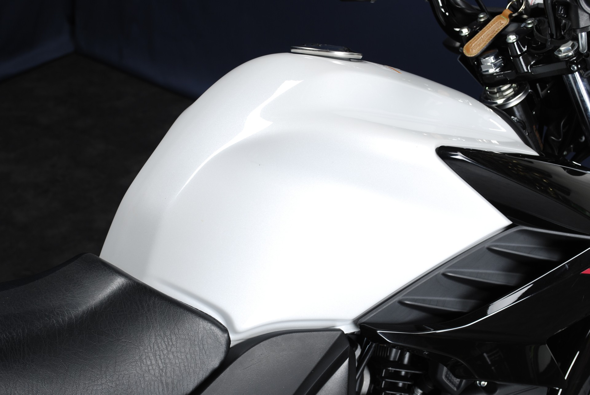 YAMAHA YS 125-image-12