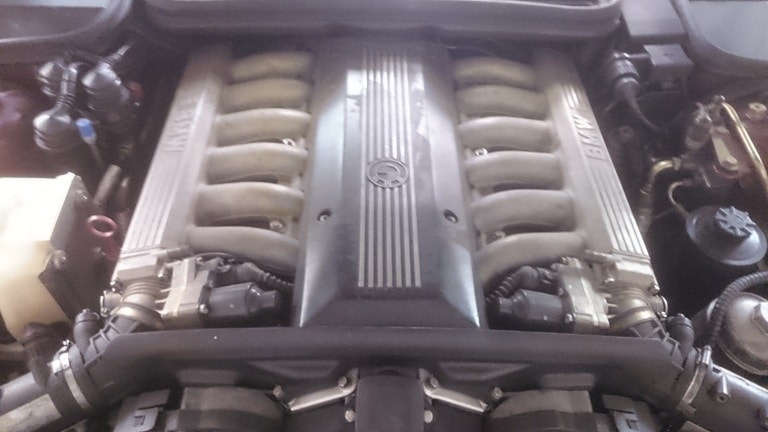 BMW 850i A-image-6