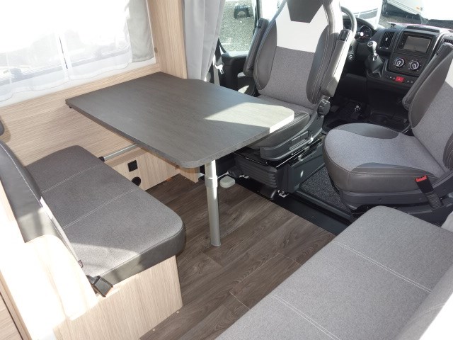 SUNLIGHT T67 (Citroen Jumper 140PS)-image-7