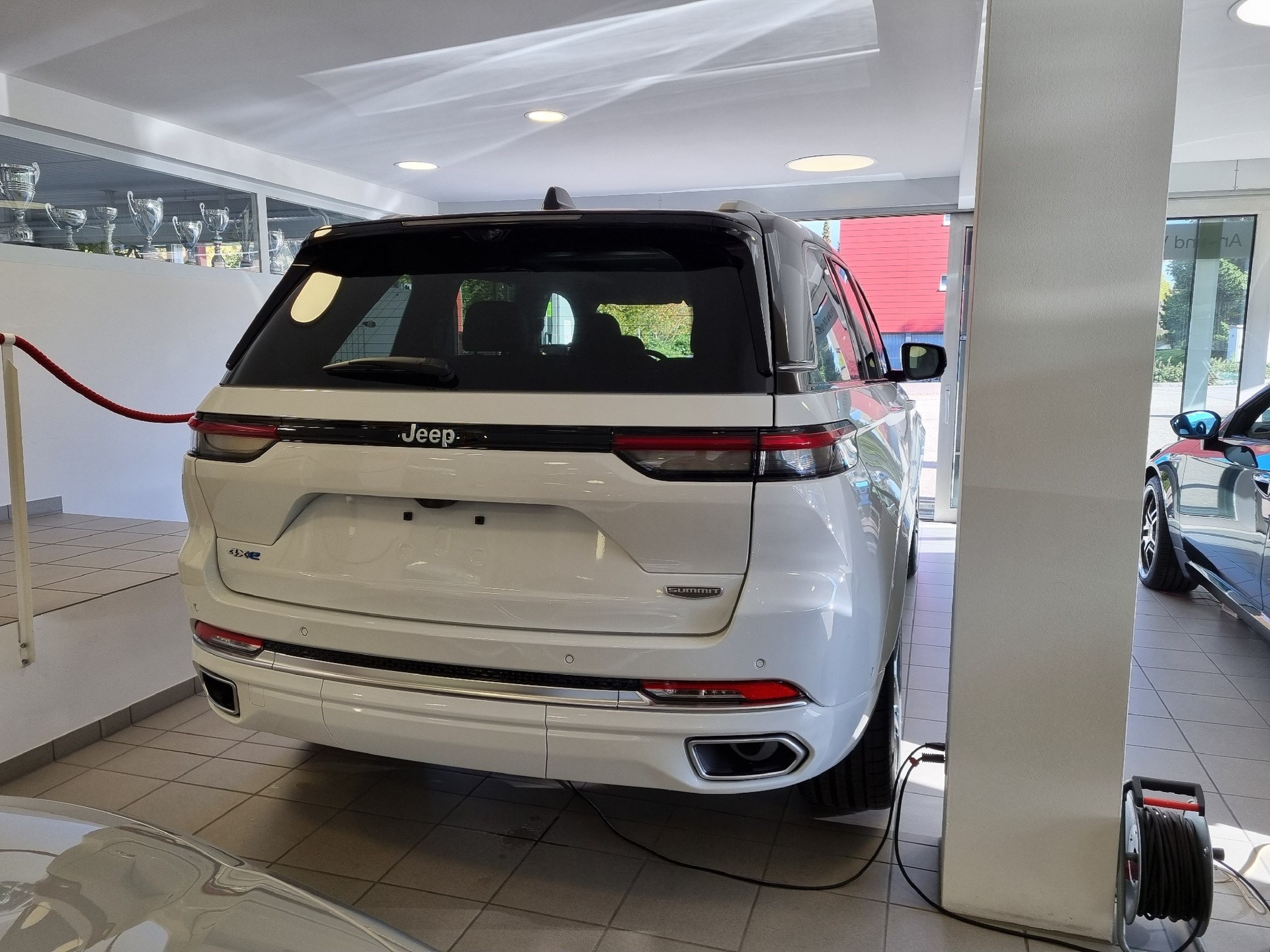 JEEP Grand Cherokee 2.0 Plug-in-Hybrid Summit Reserve 4xe-image-3