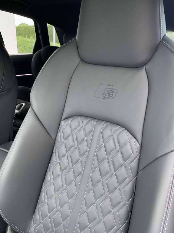 AUDI e-tron 55 Advanced quattro-image-4