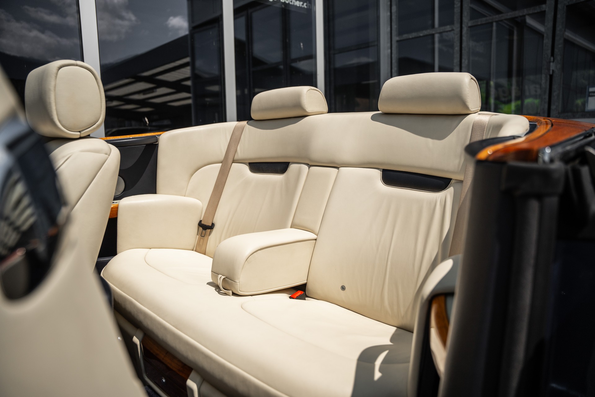 ROLLS-ROYCE Phantom 6.7 V12 Drophead-image-18