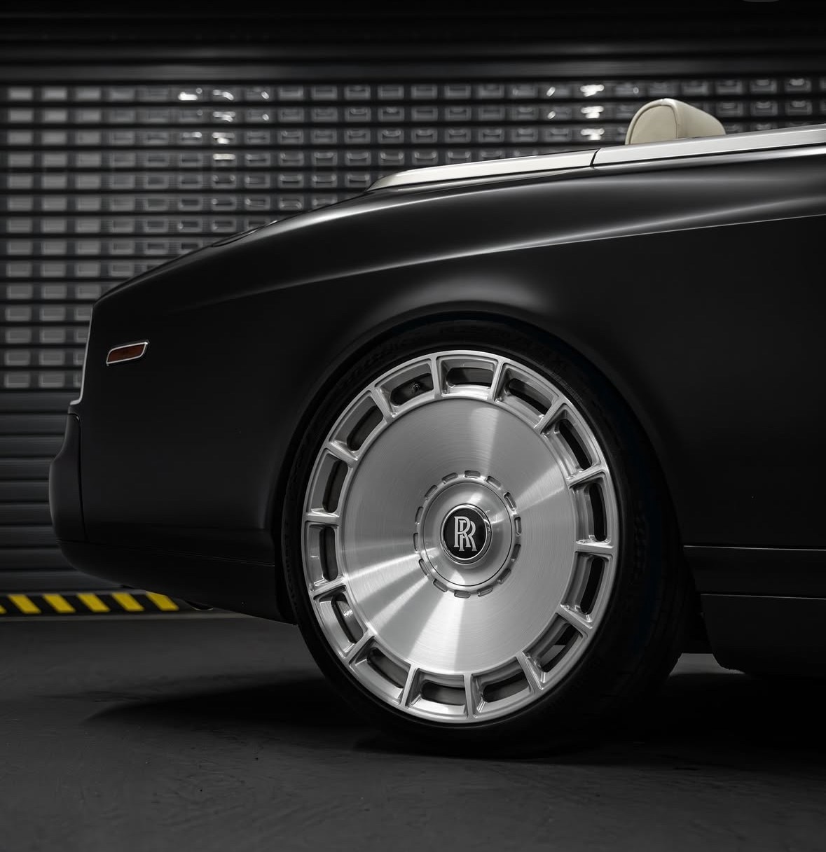 ROLLS-ROYCE Phantom 6.7 V12 Drophead-image-7