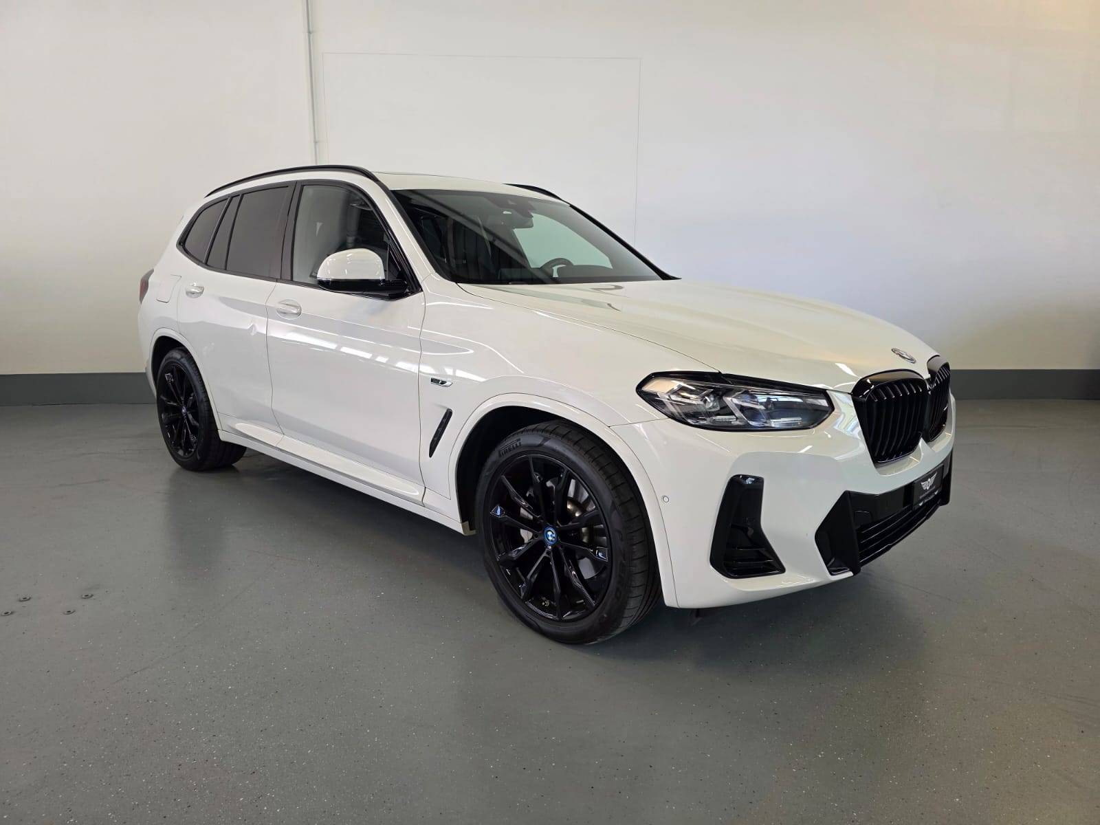 BMW X3 xDrive 30e M Sport-showroom-element-2