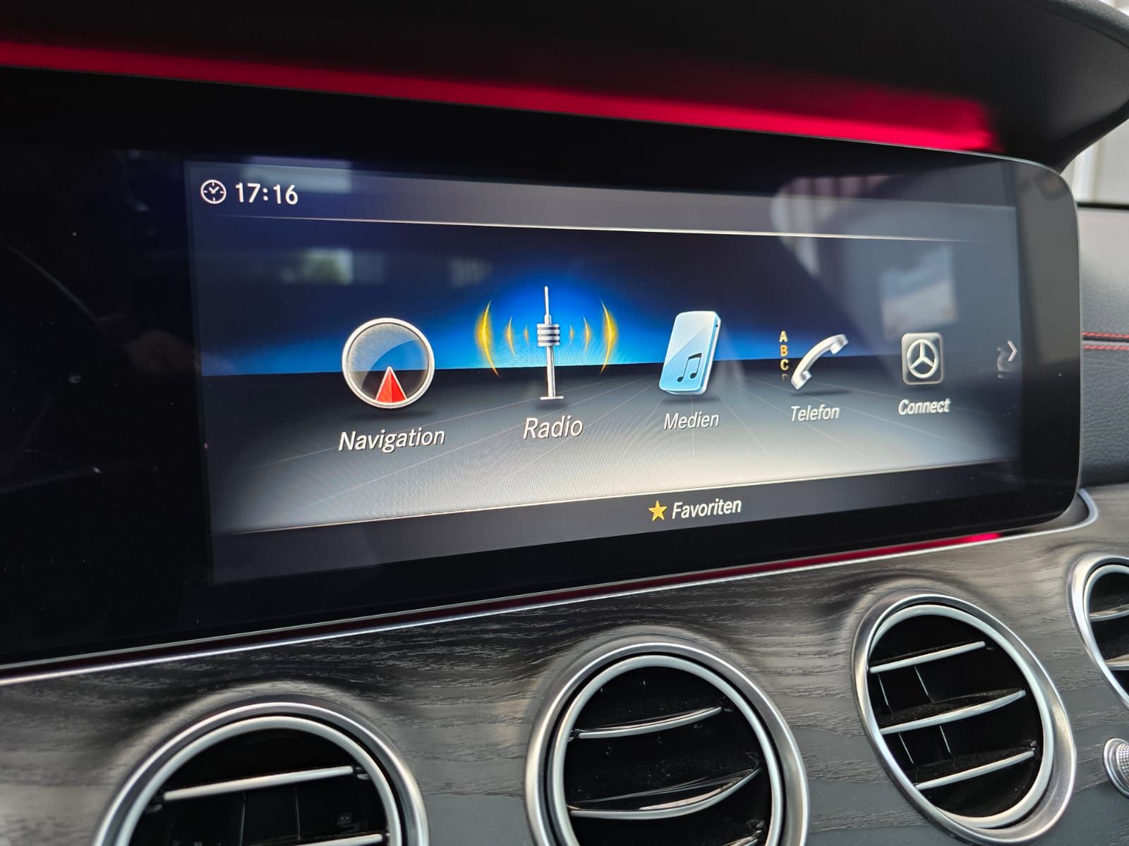 MERCEDES-BENZ E 43 AMG 4 Matic 9G-Tronic-image-16