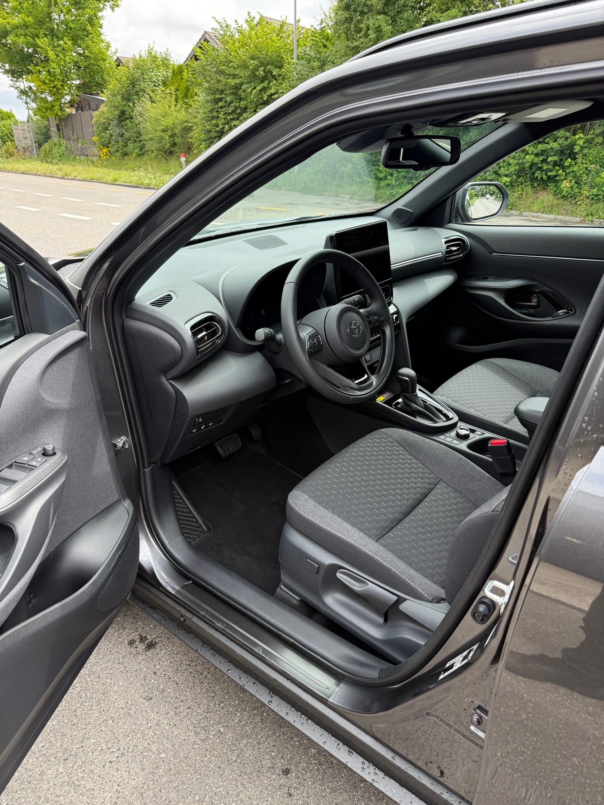 TOYOTA YARIS CROSS-image-4