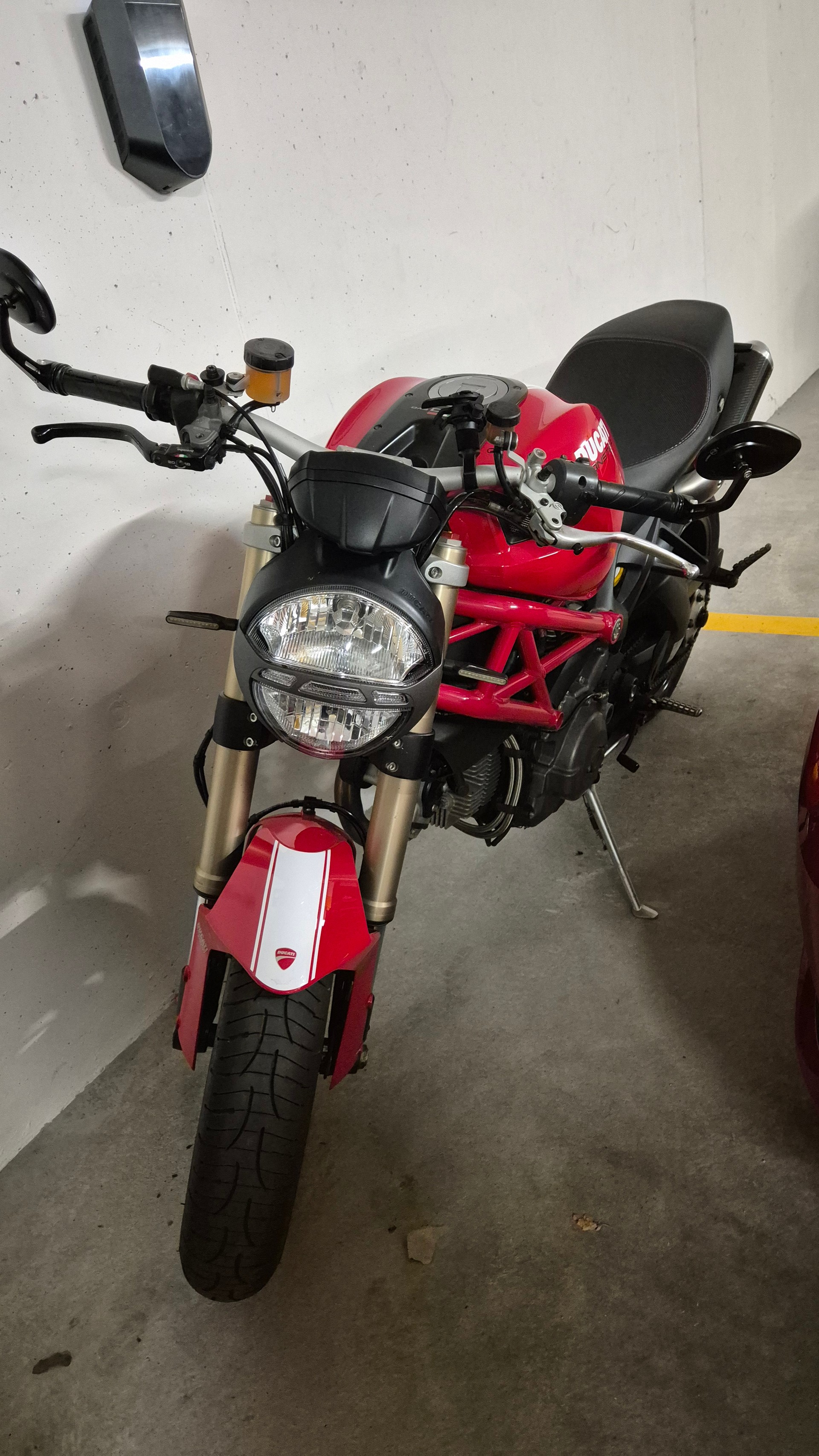 DUCATI Monster 1100 EVO ABS-image-1