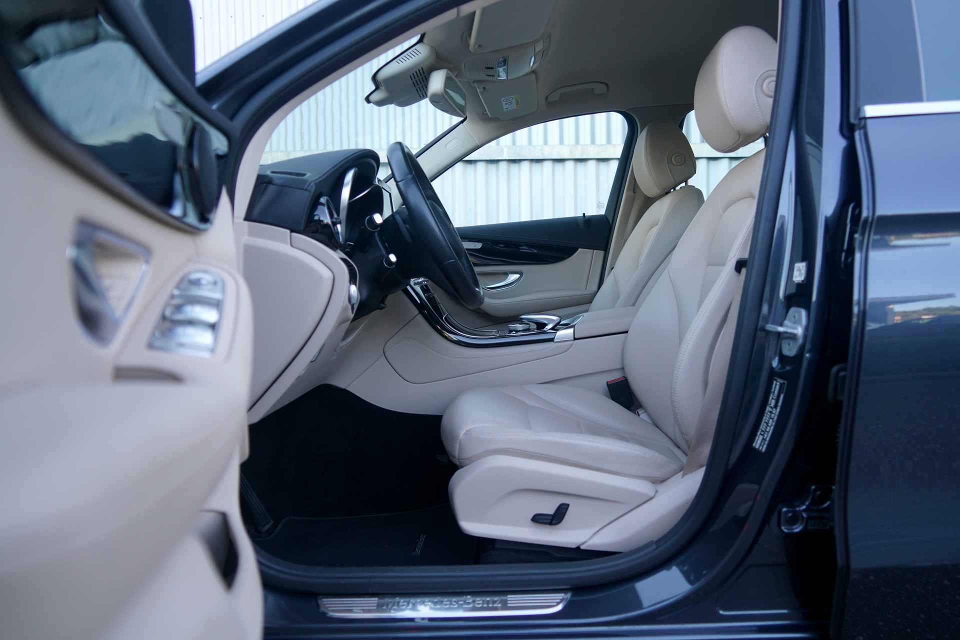 MERCEDES-BENZ GLC 250 d AMG Line 4Matic 9G-Tronic (CH)-image-9