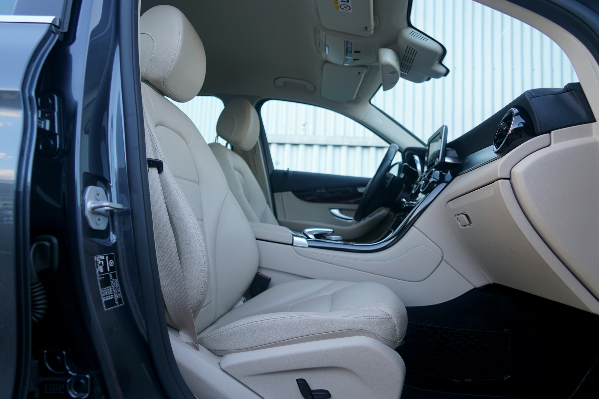 MERCEDES-BENZ GLC 250 d AMG Line 4Matic 9G-Tronic (CH)-image-12
