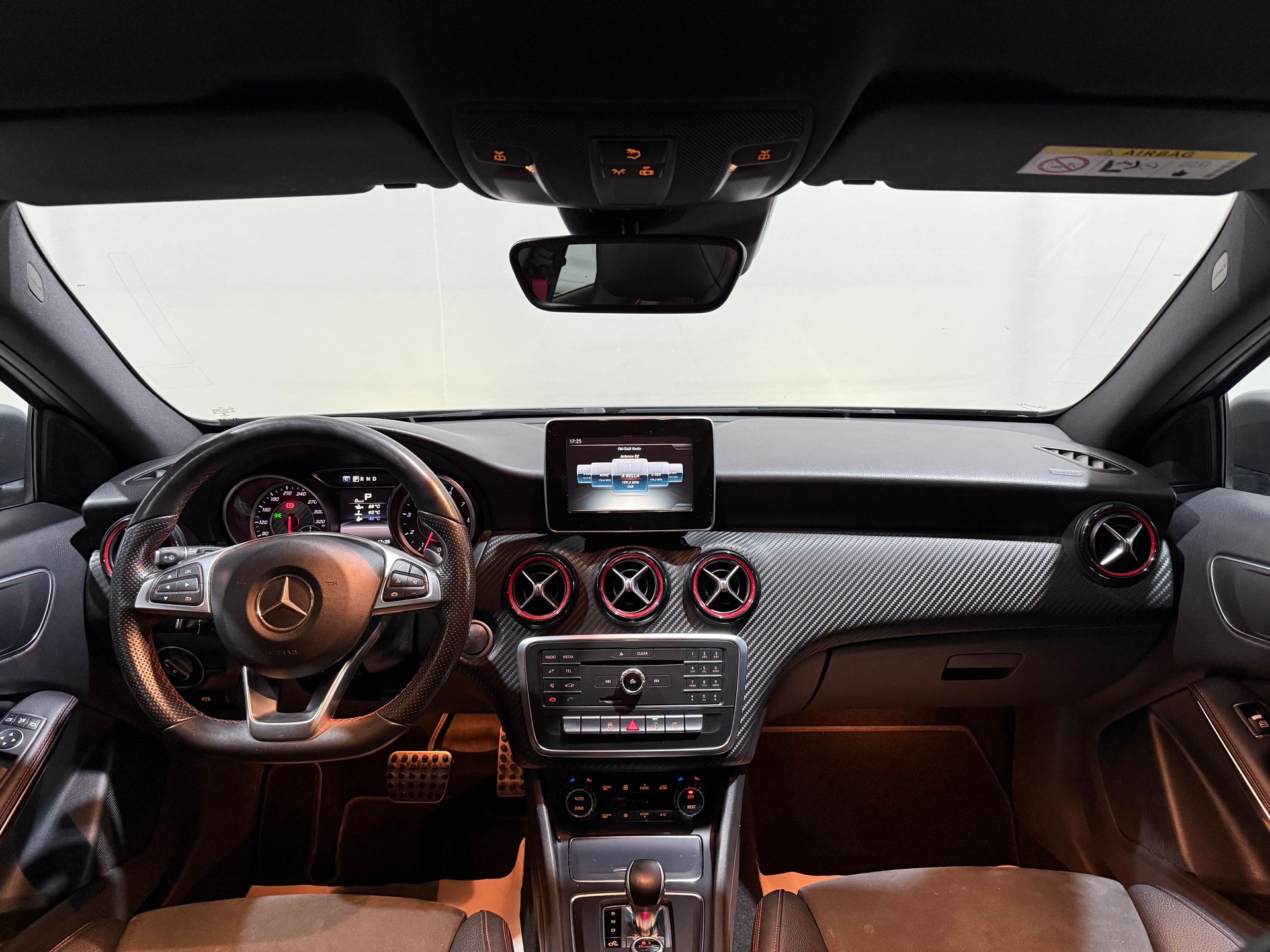 MERCEDES-BENZ A 45 AMG 4Matic Speedshift 7G-DCT-image-11