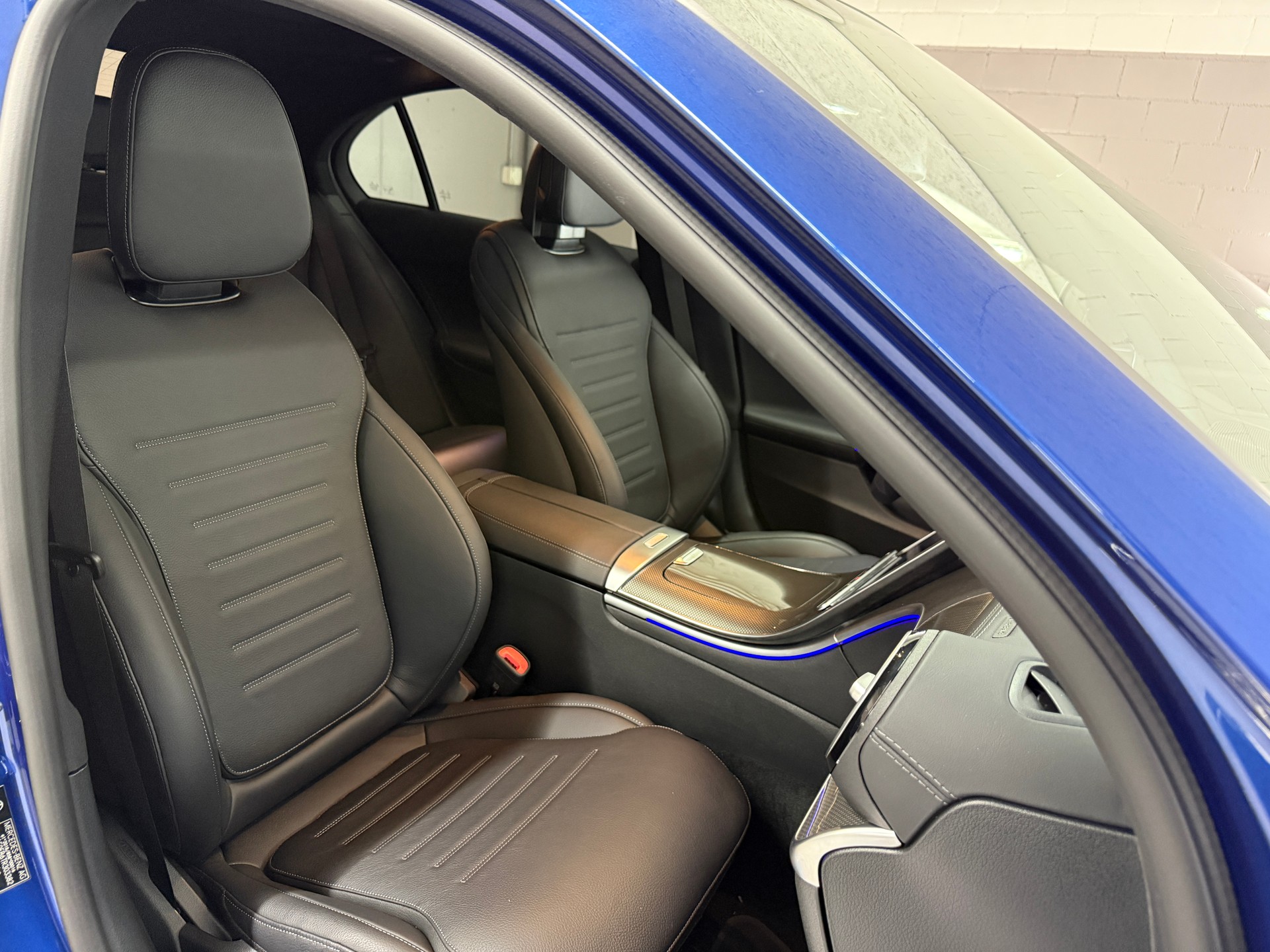 MERCEDES-BENZ C 220 d 4MATIC Limousine Swiss Star-image-9