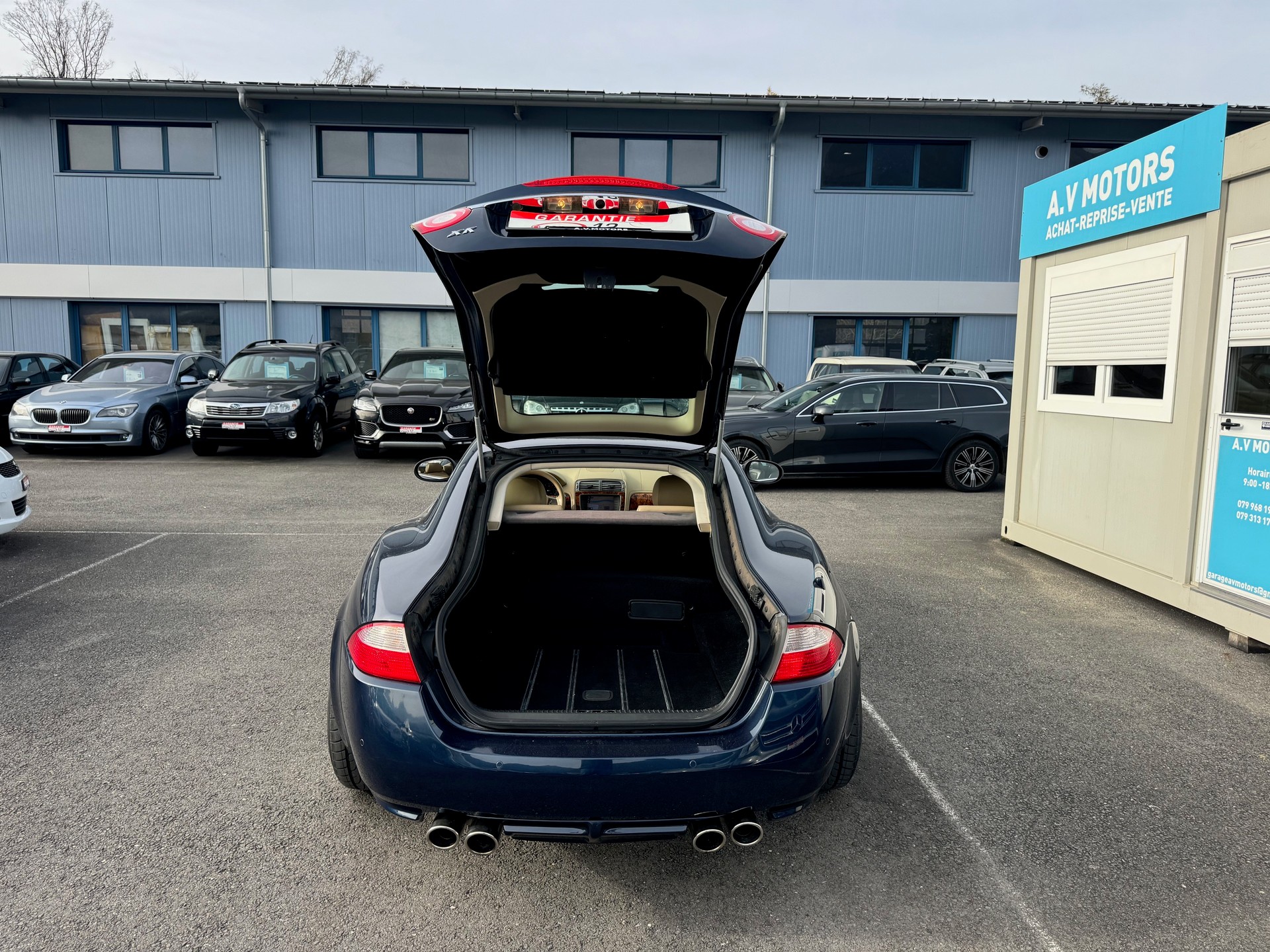 JAGUAR XK 4.2 V8 Automatic-image-6