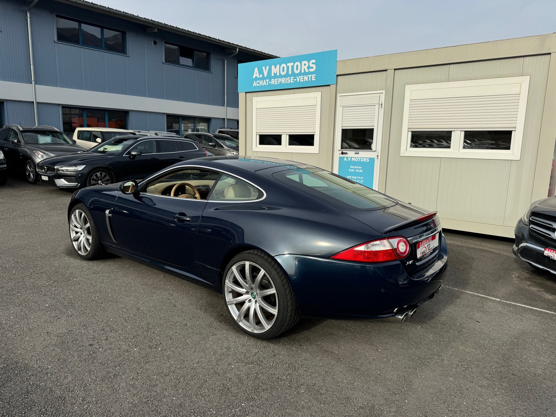 JAGUAR XK 4.2 V8 Automatic-image-3