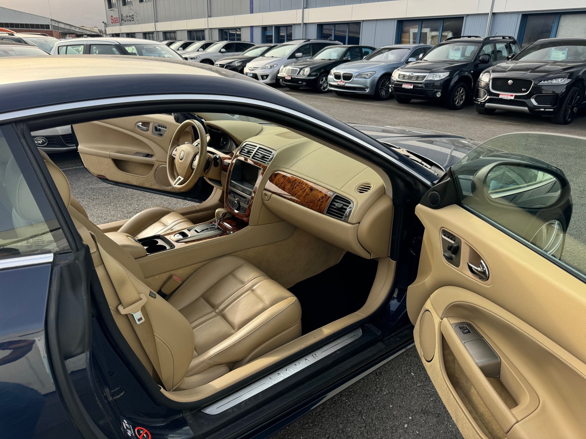 JAGUAR XK 4.2 V8 Automatic-image-12