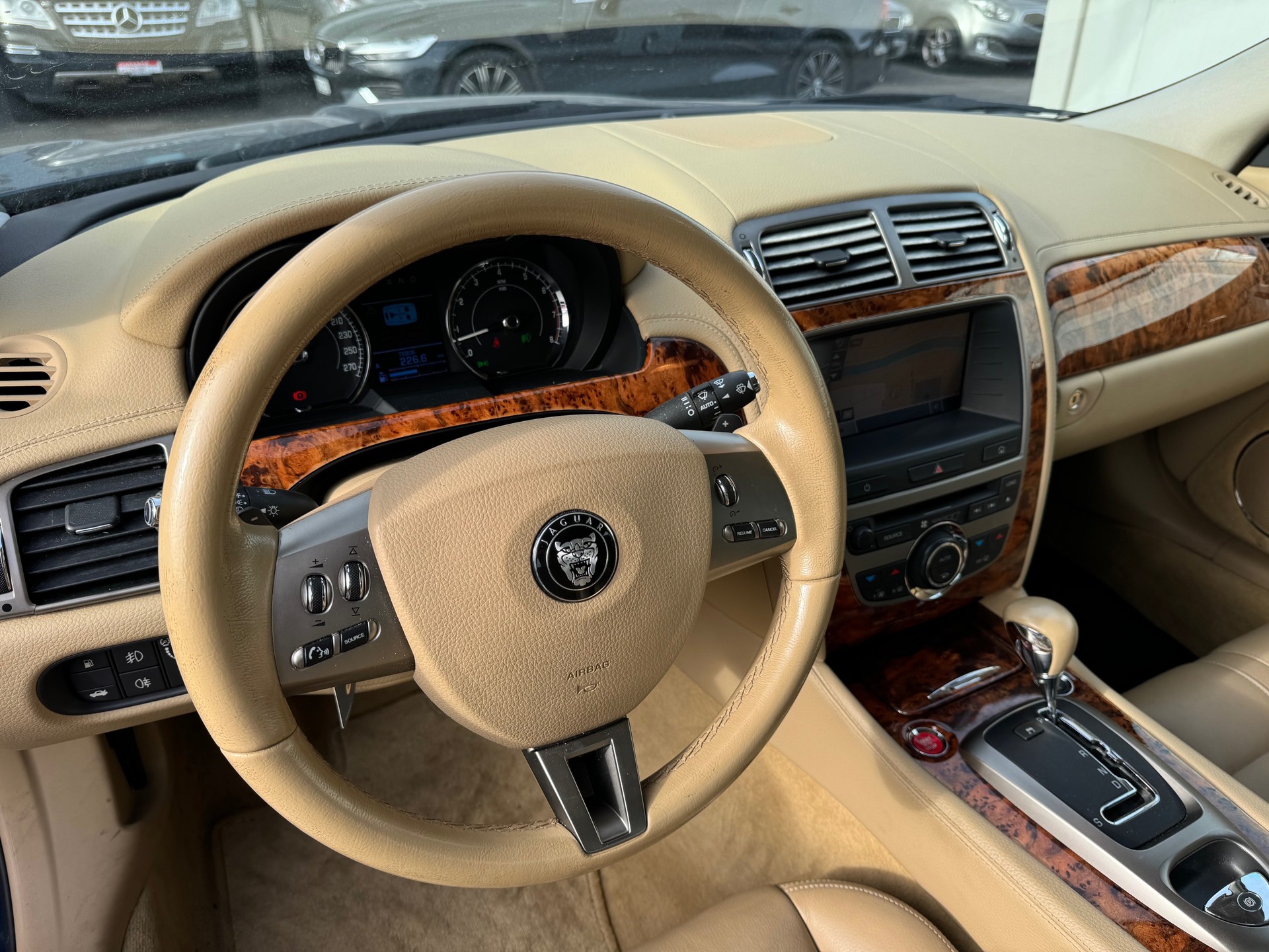 JAGUAR XK 4.2 V8 Automatic-image-8