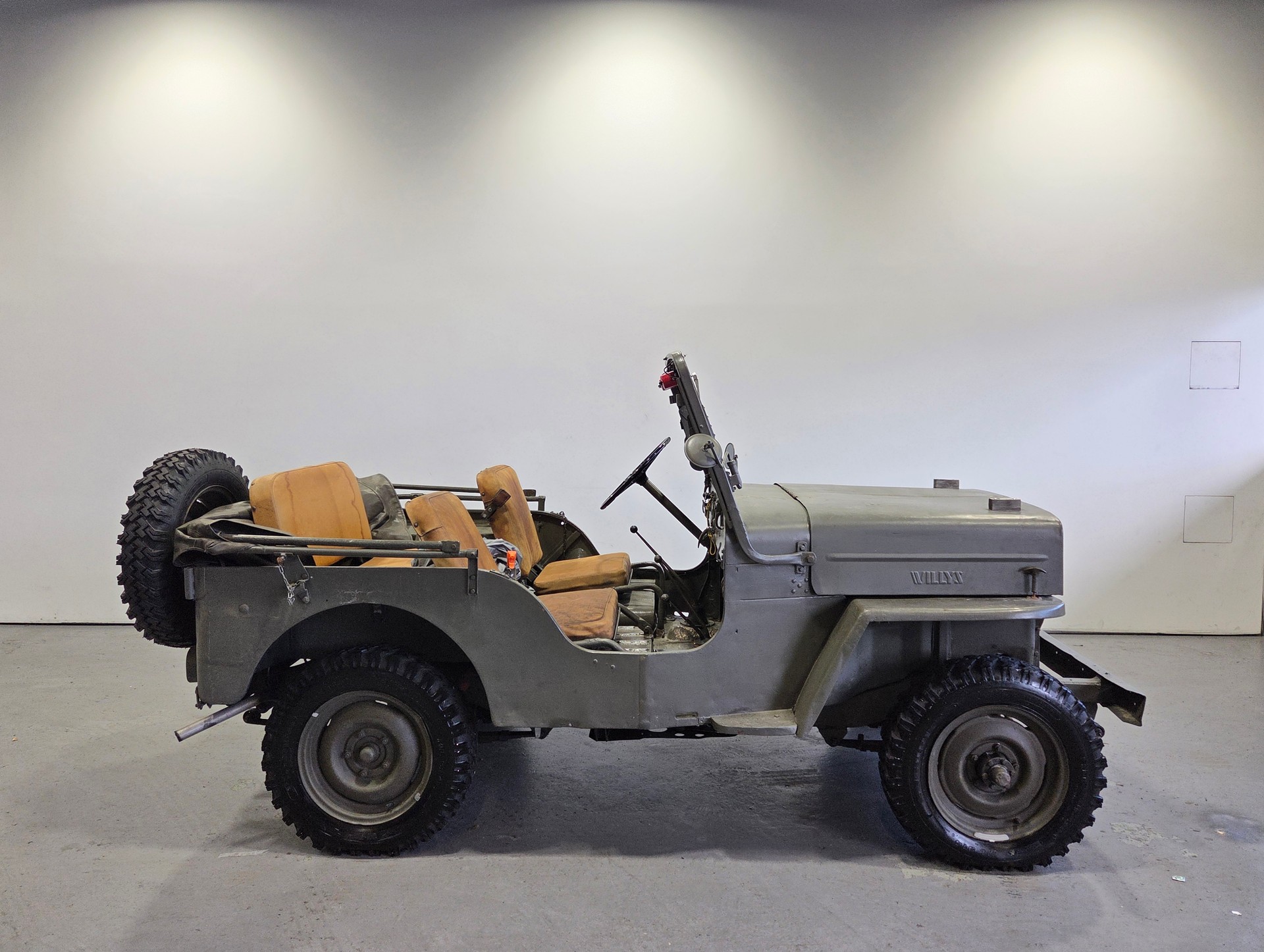 WILLYS Armee Jeep-showroom-element-1