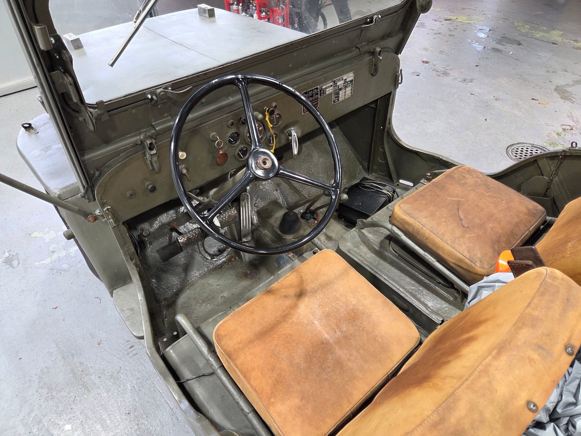 WILLYS Armee Jeep-showroom-element-3