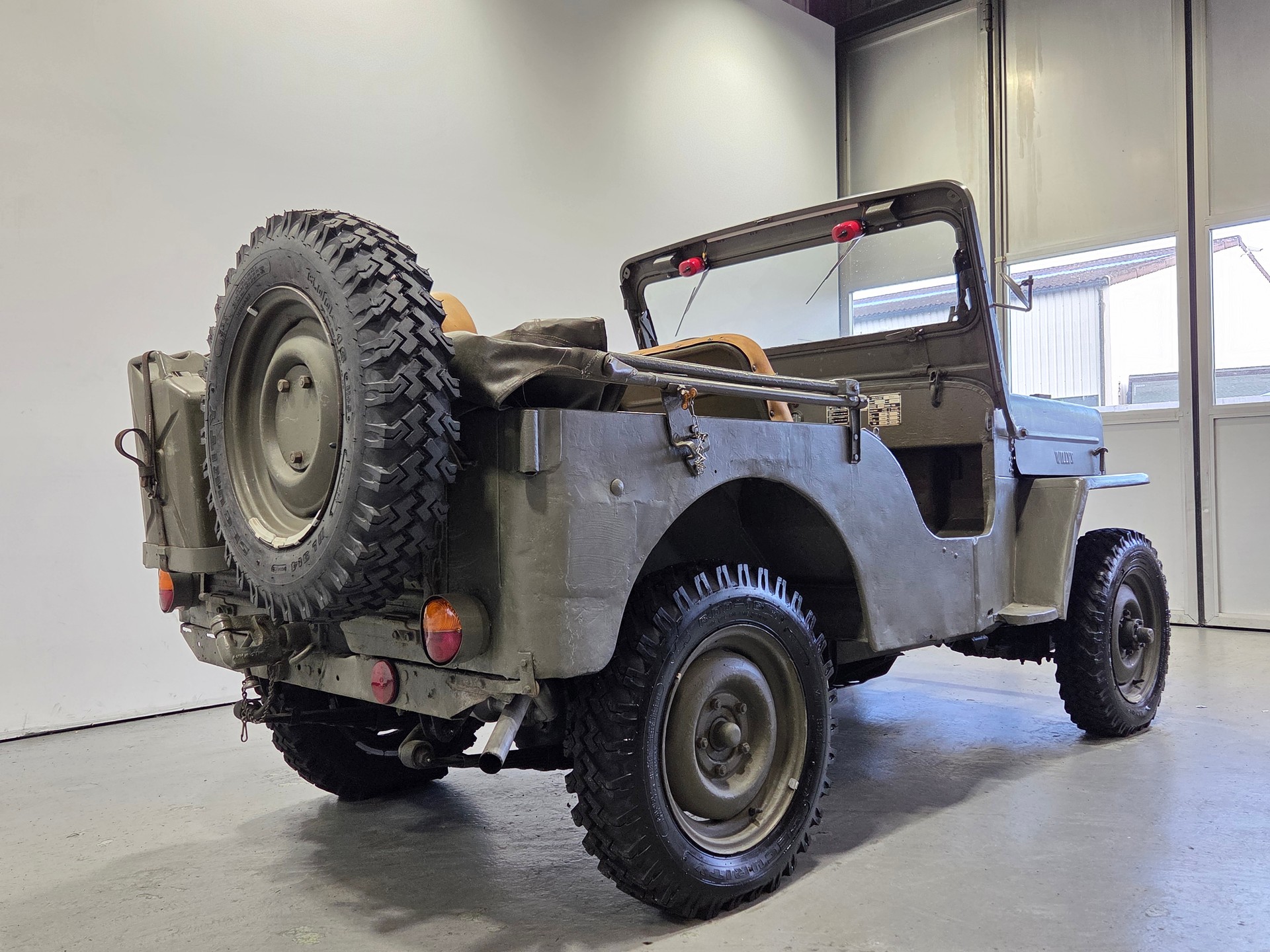 WILLYS Armee Jeep-showroom-element-2
