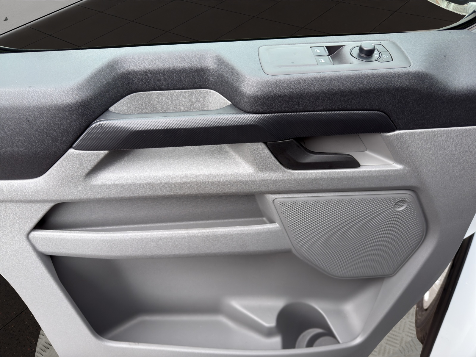 FORD Transit Custom Combi 320 L2H1 Trend Automat-image-11