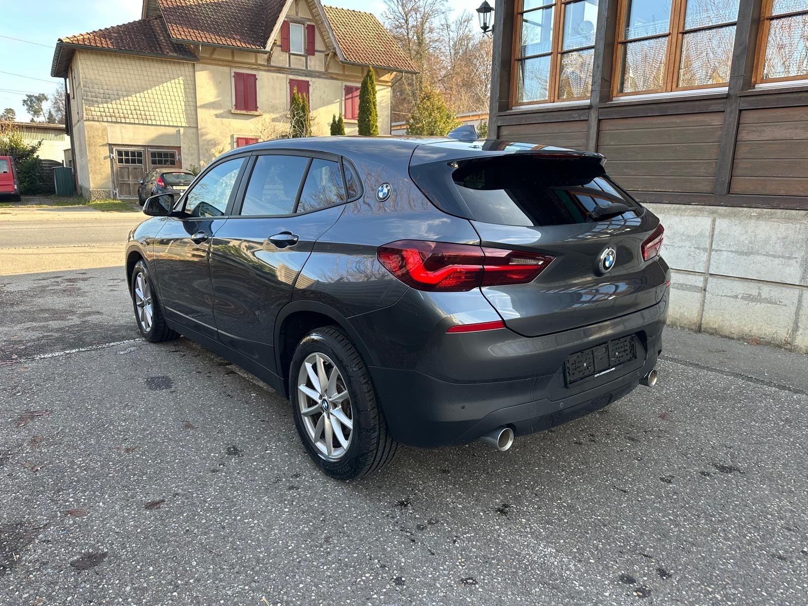 BMW X2 xDrive 20i Advantage-showroom-element-3