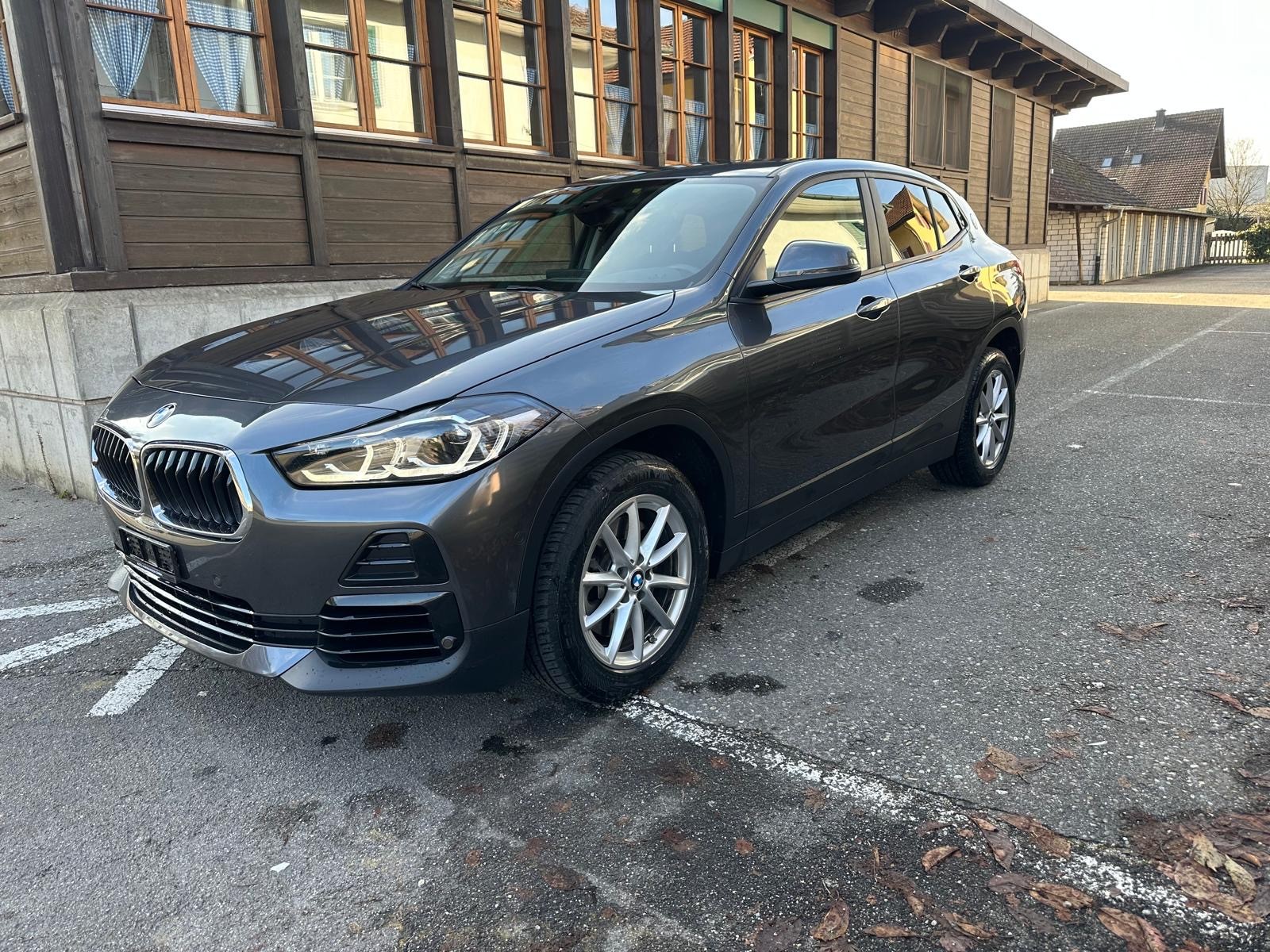 BMW X2 xDrive 20i Advantage-showroom-element-1