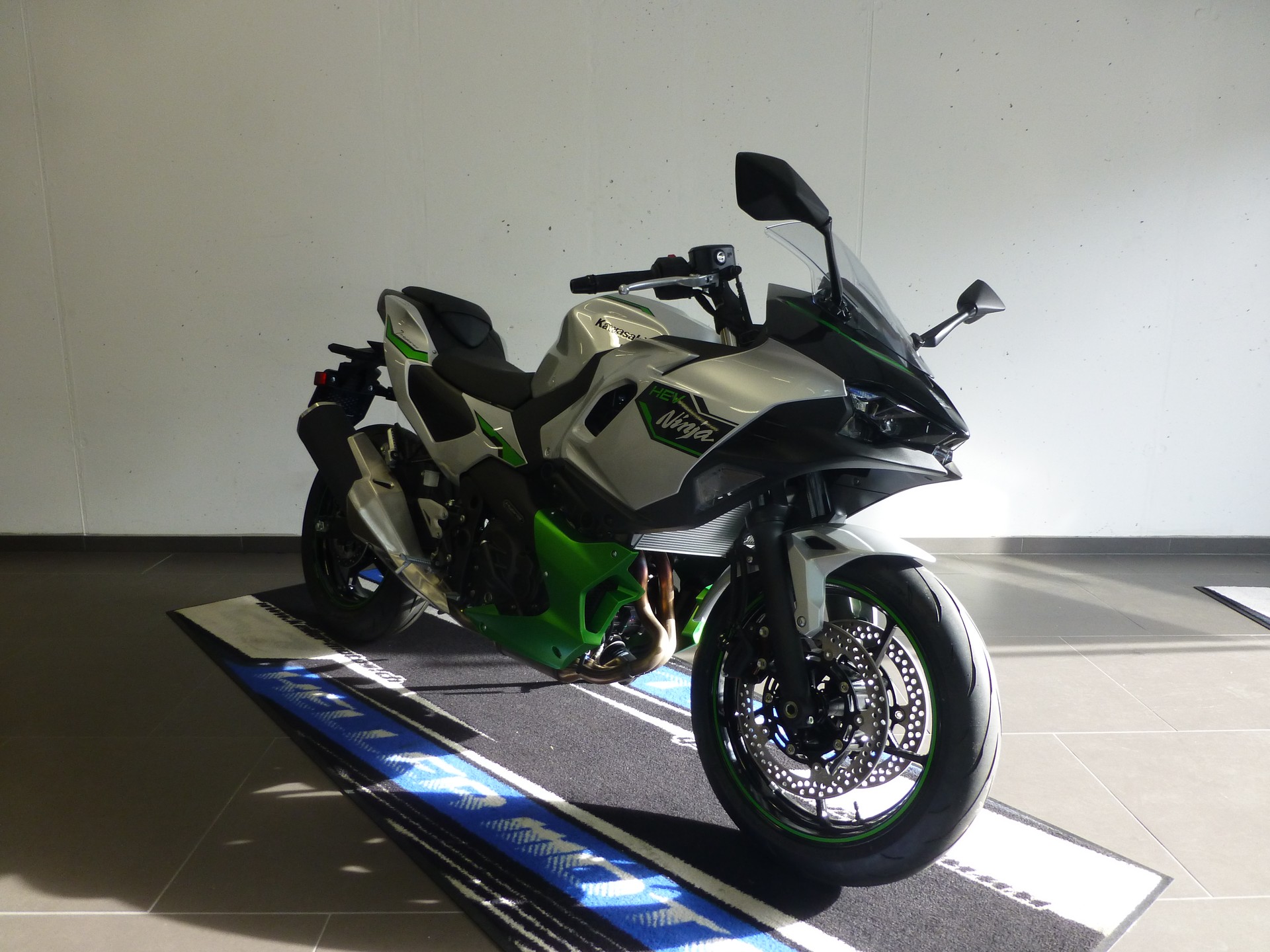 KAWASAKI Ninja 7 Hybrid-image-2