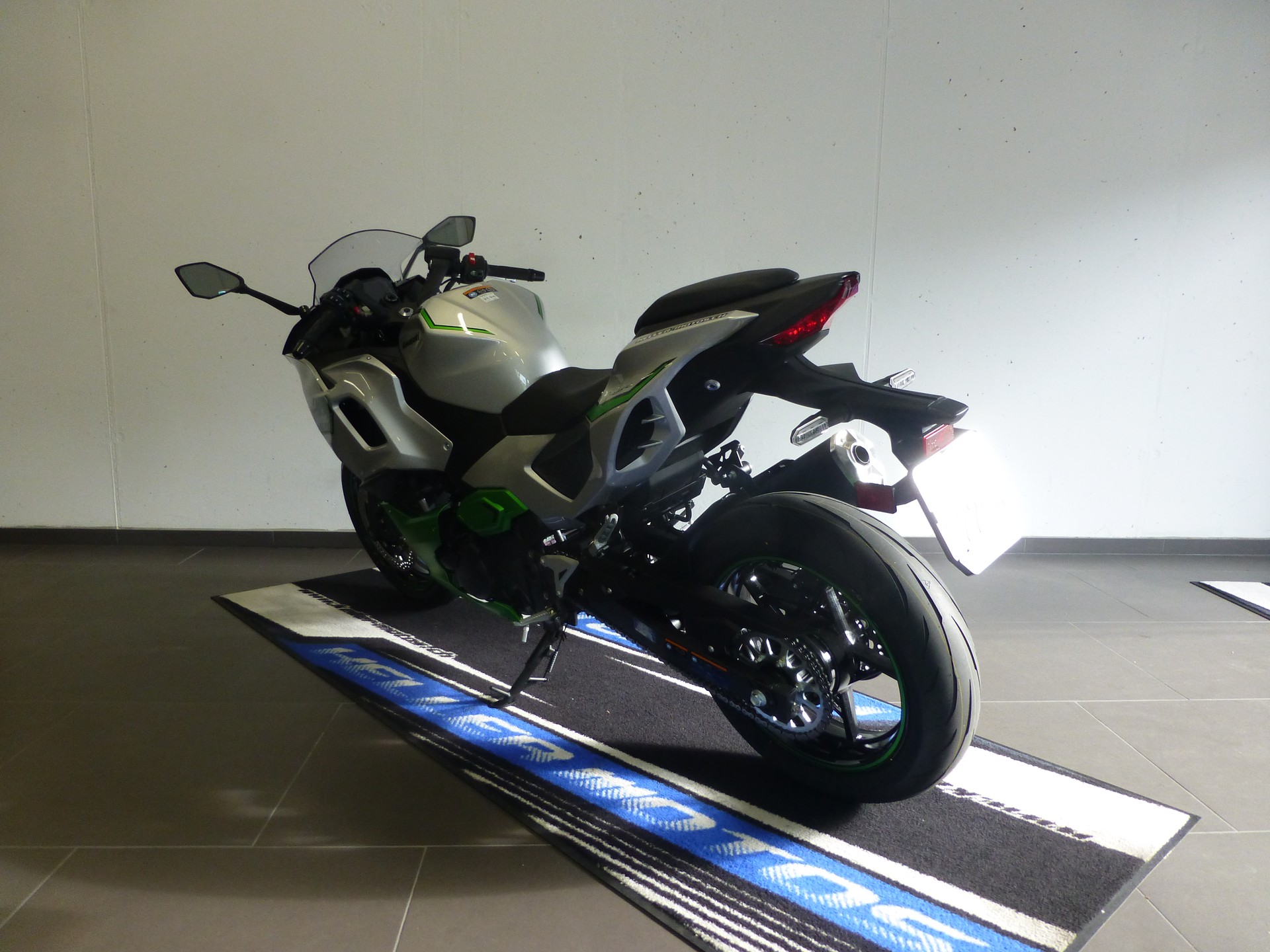 KAWASAKI Ninja 7 Hybrid-image-3