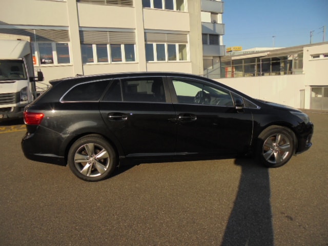TOYOTA Avensis Sportswagon 2.0 Linea Sol-image-2