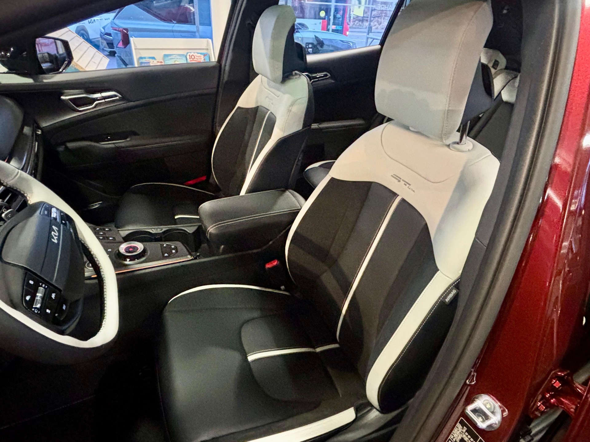 KIA Sportage 1.6 T-GDi Hybrid GT-Line-showroom-element-3