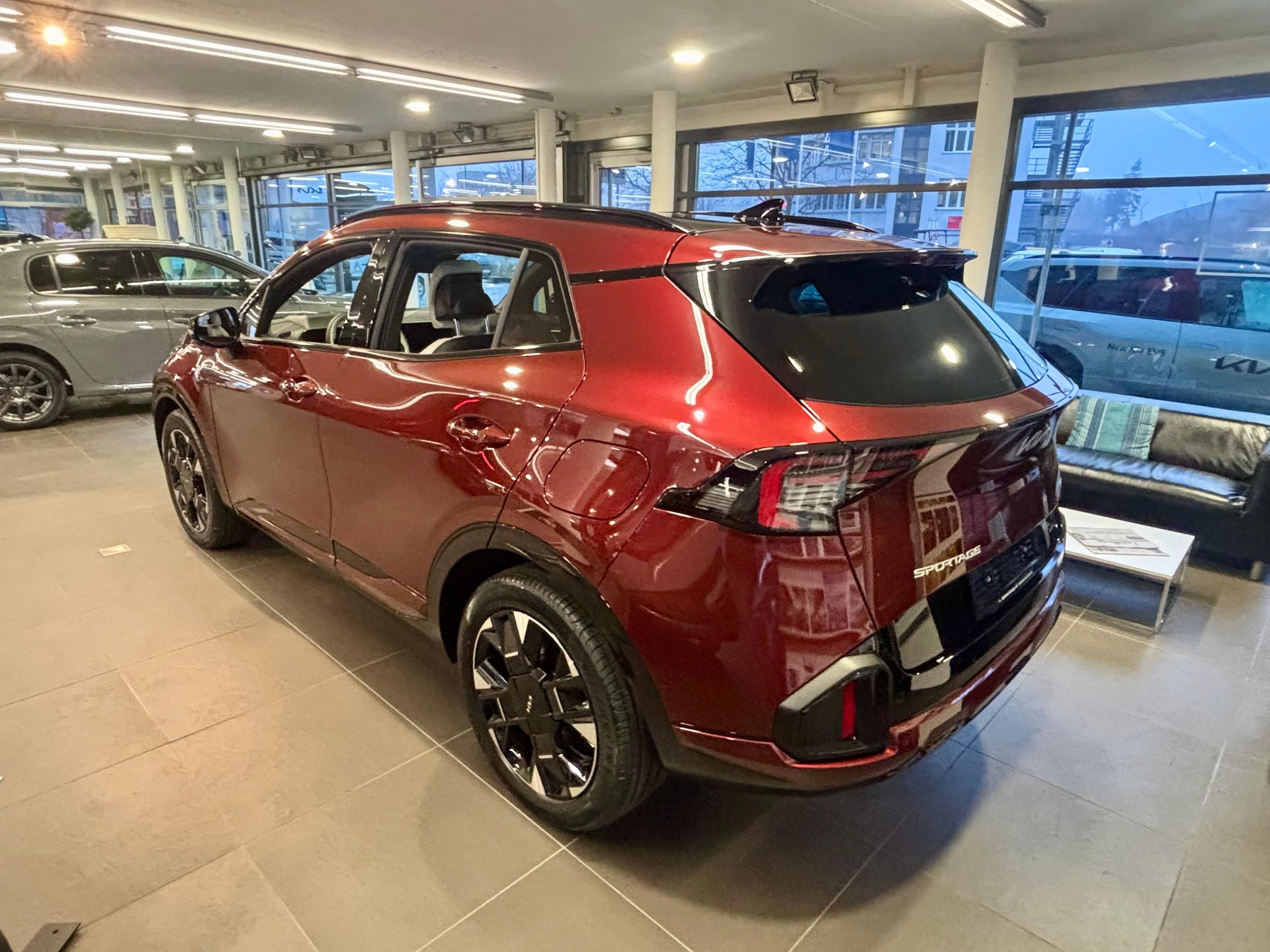 KIA Sportage 1.6 T-GDi Hybrid GT-Line-image-4