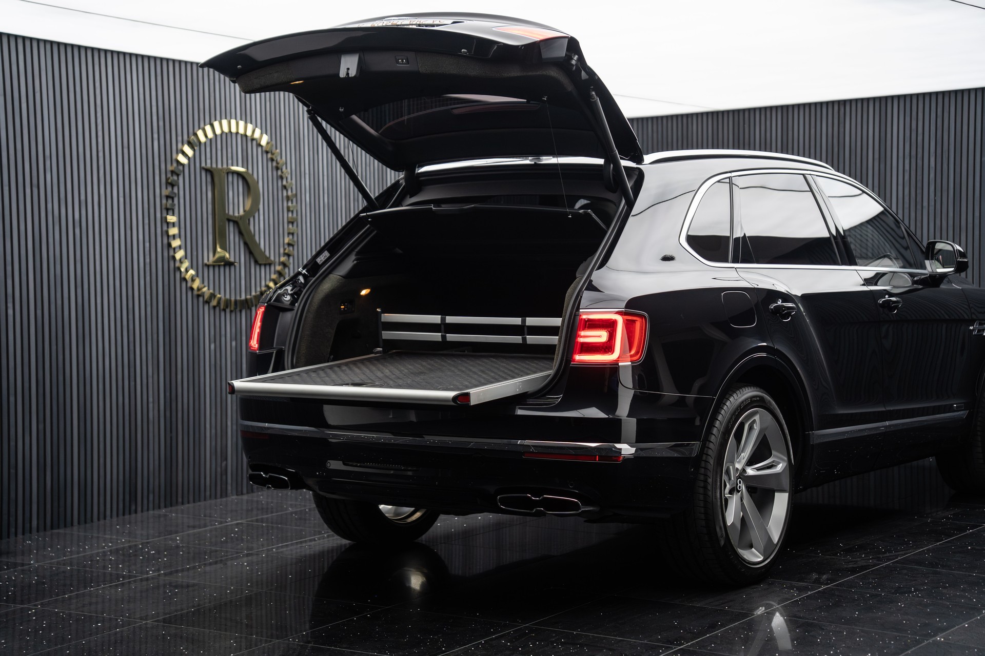 BENTLEY Bentayga V8 Diesel-image-17