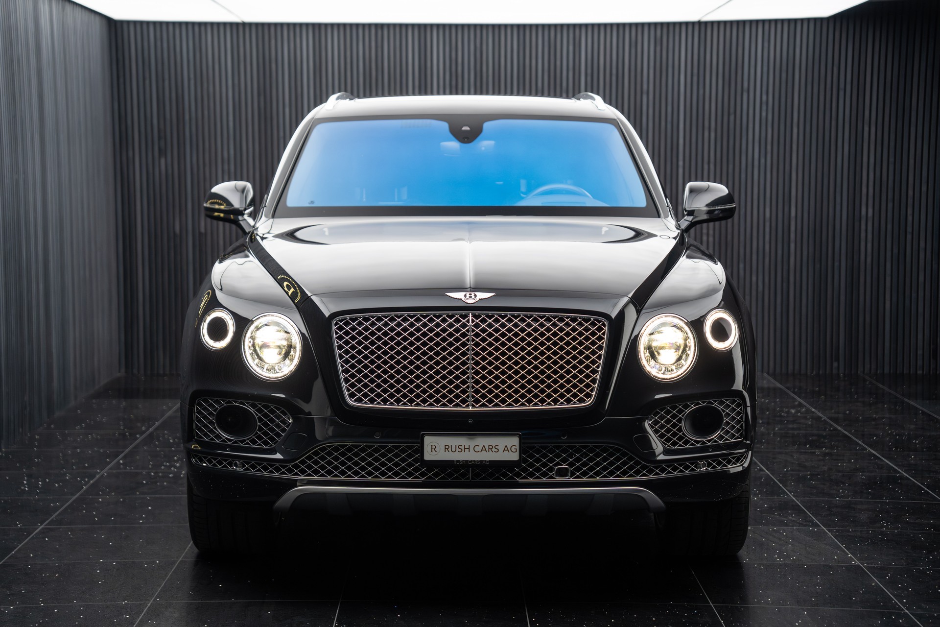 BENTLEY Bentayga V8 Diesel-showroom-element-1