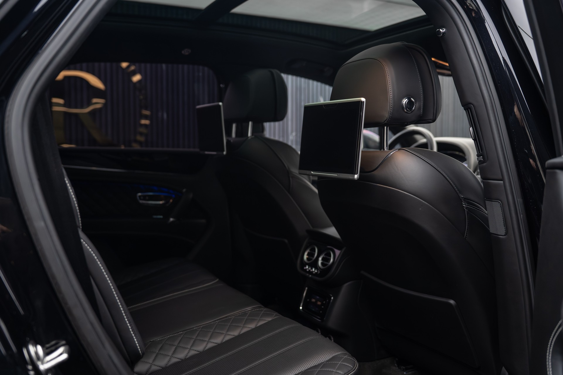 BENTLEY Bentayga V8 Diesel-image-12