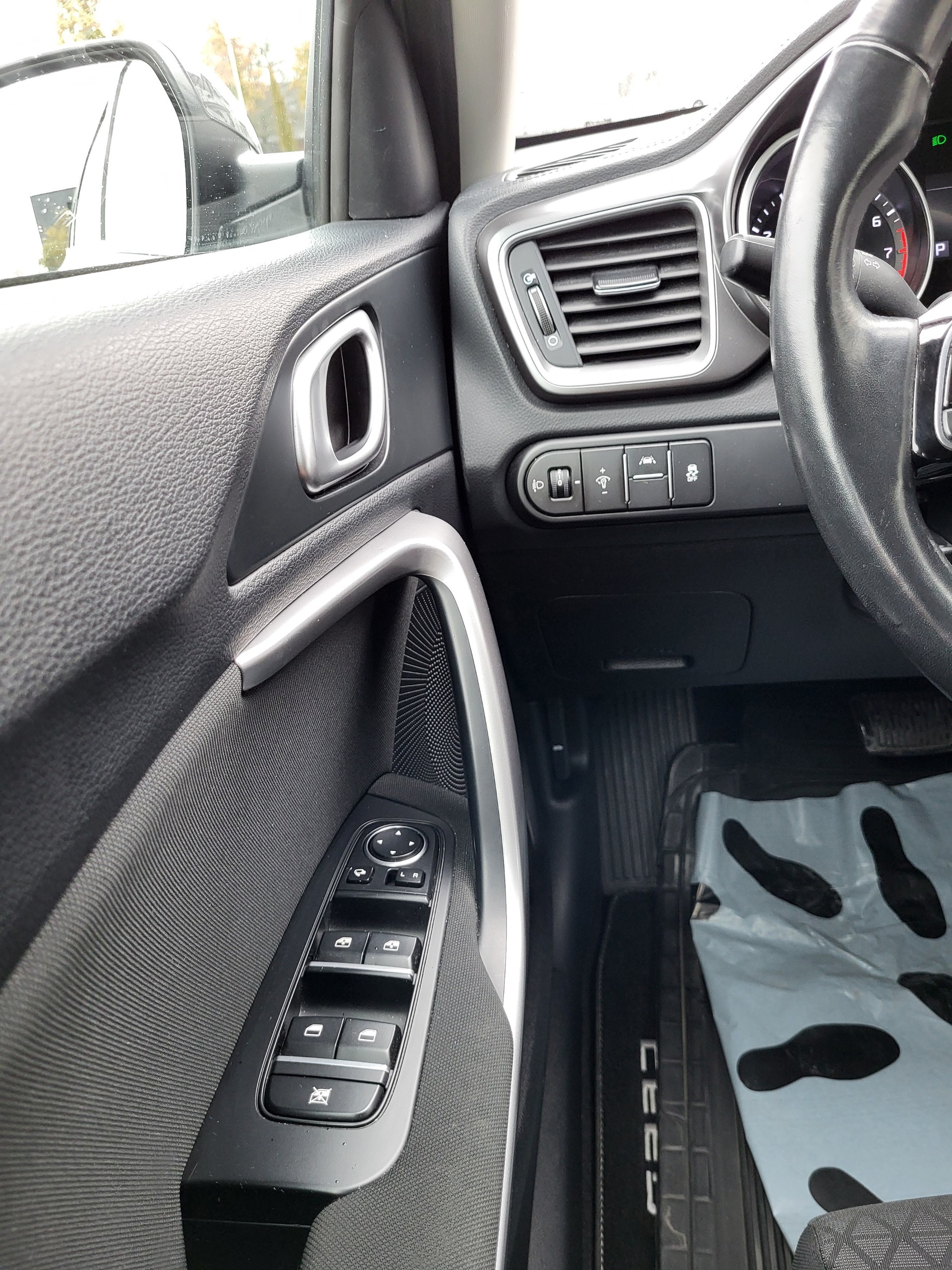 KIA Ceed 1.4 T-GDi Trend DCT-image-10