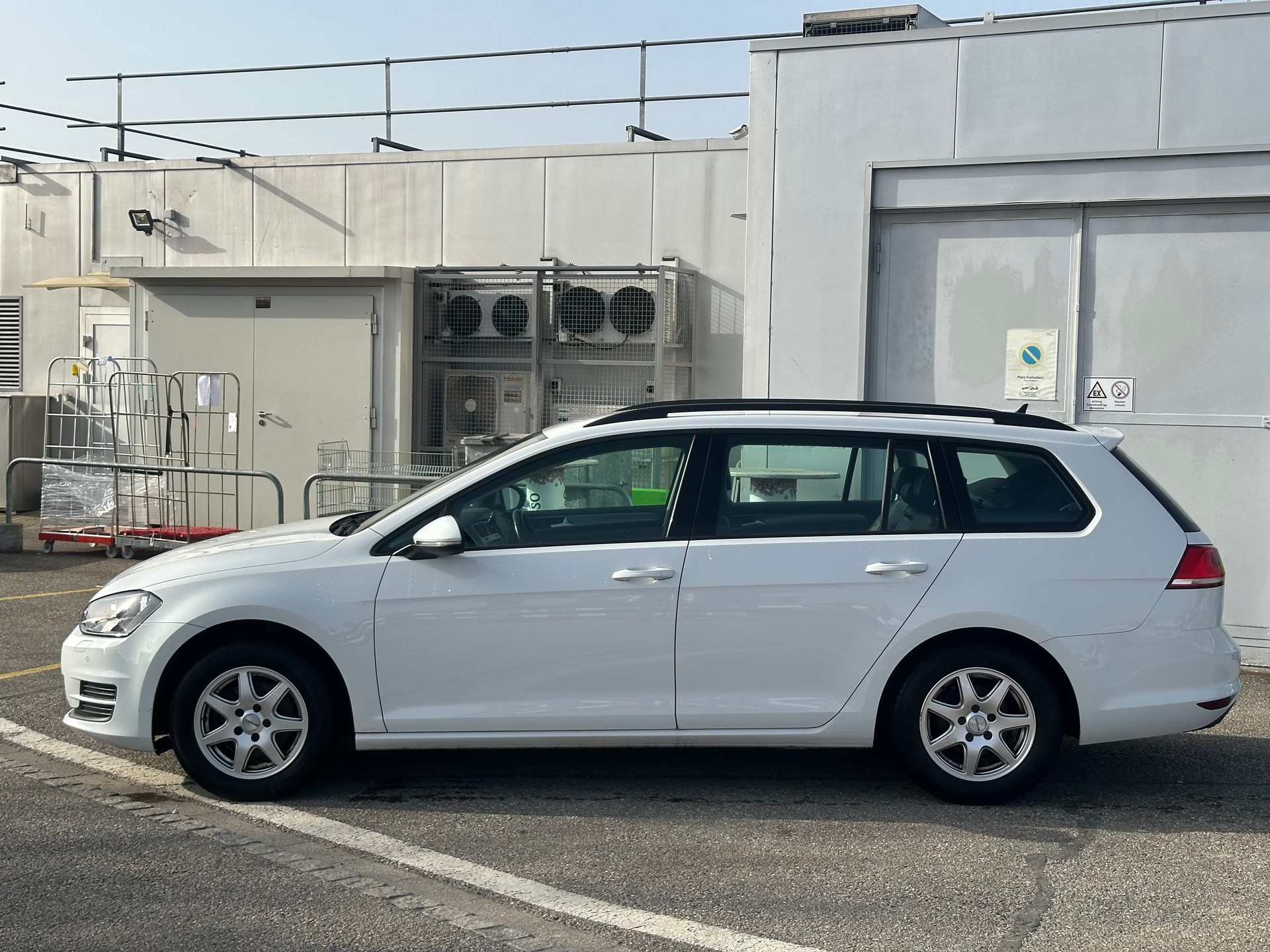 VW Golf Variant 1.6 TDI Comfortline-image-2