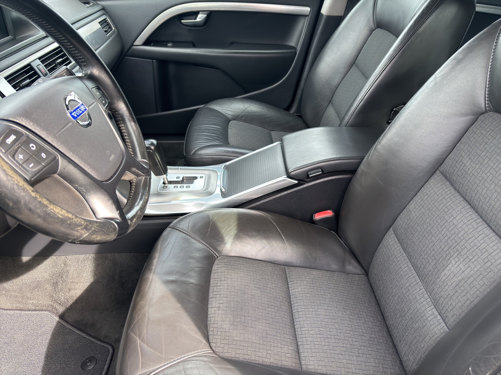 VOLVO XC70 3.0 T6 Kinetic AWD-image-10