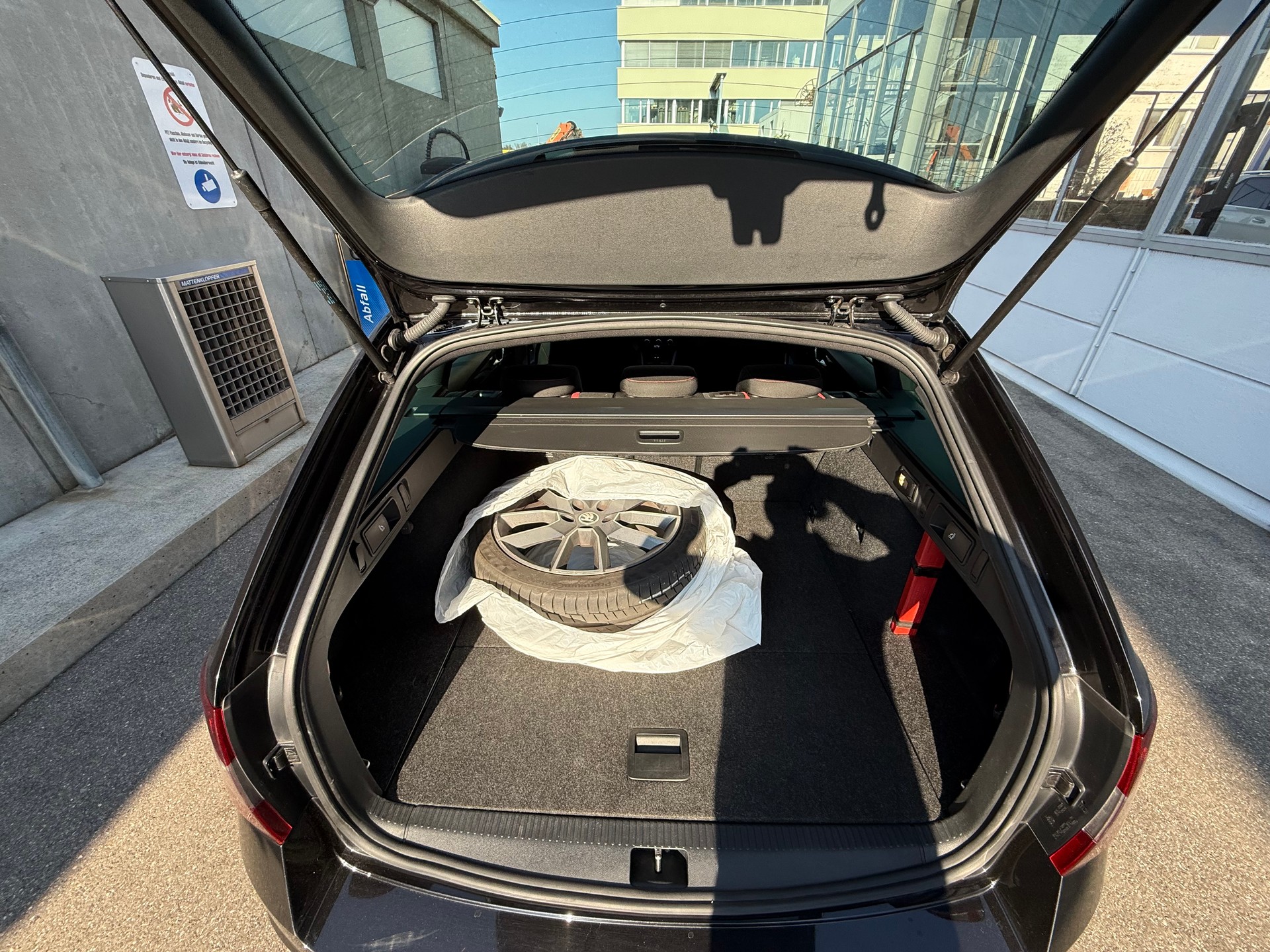 SKODA Octavia Combi 2.0 TSI RS DSG *CH Fahrzeug Frisch Ab MFK *Automat *Rückfahrkamera *Alcantara *Sitzheizung *Tempomat *AHK-image-4