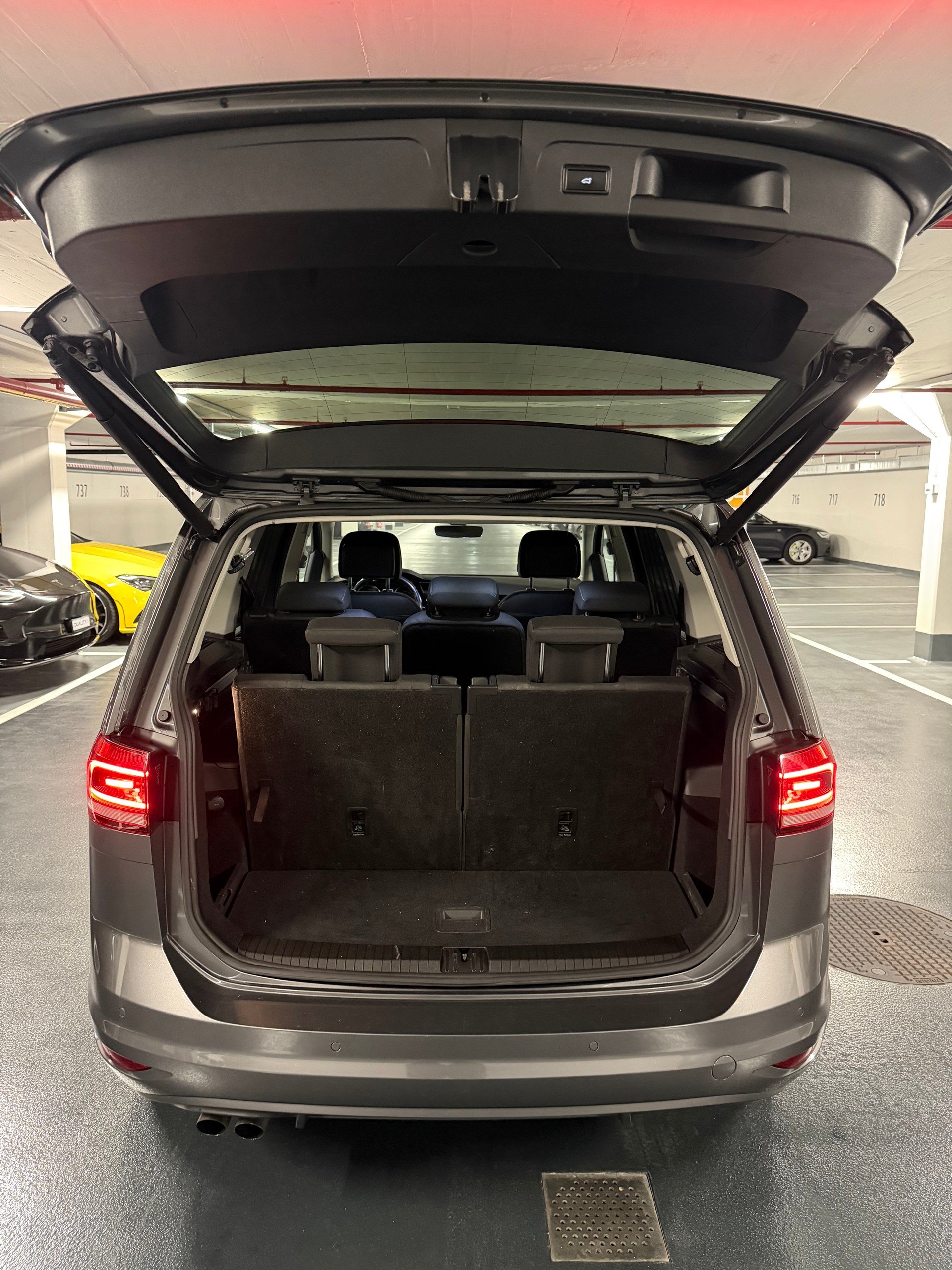 VW Touran 1.8 TSI BlueMotion Technology Highline DSG-image-13