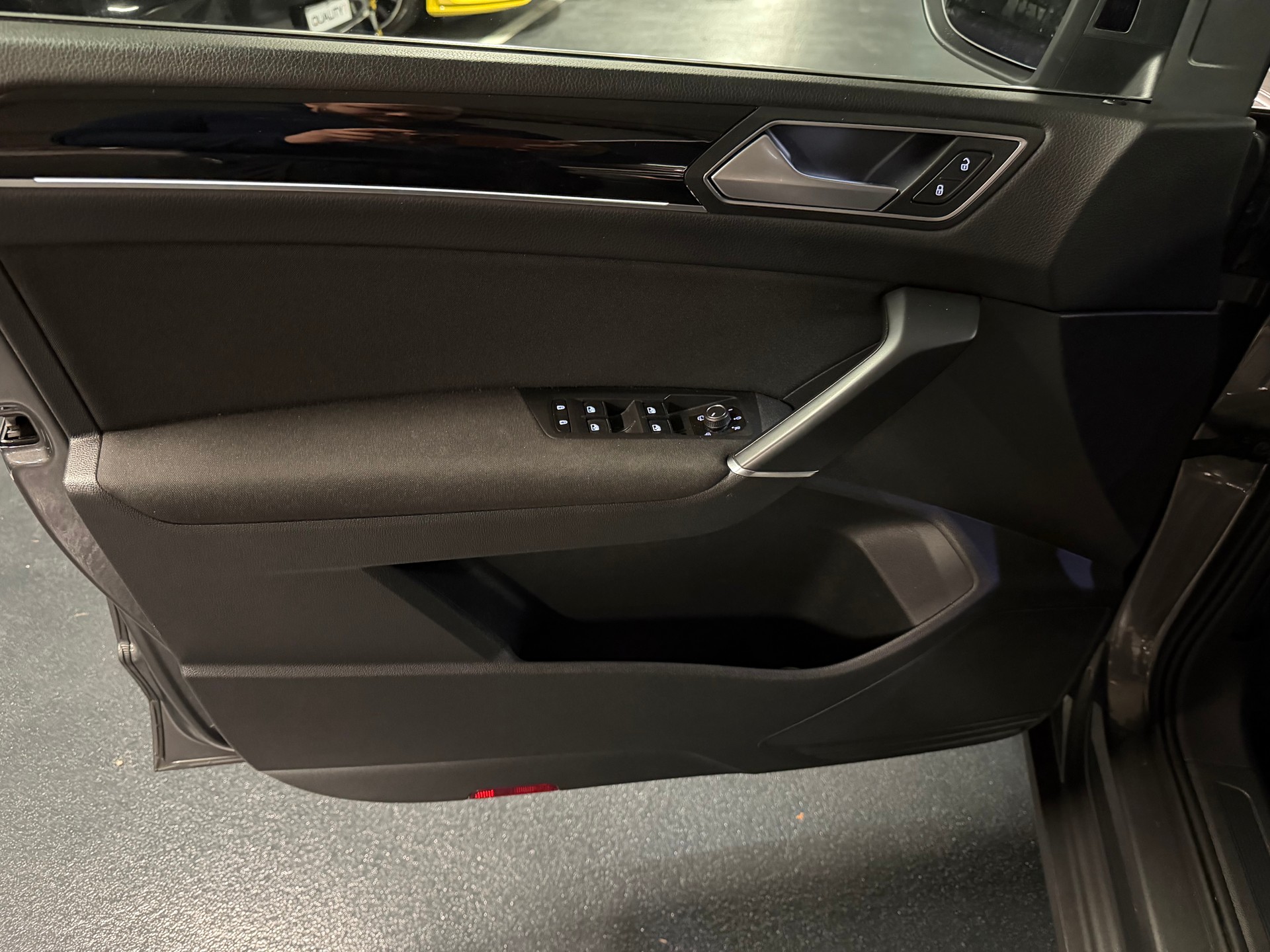VW Touran 1.8 TSI BlueMotion Technology Highline DSG-image-5