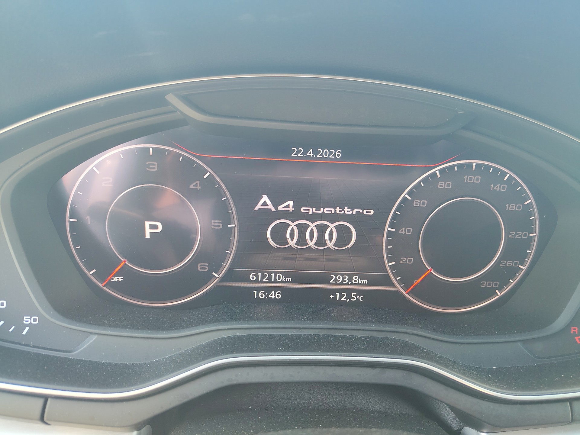 AUDI A4 Avant 40 TDI Sport Attraction quattro S-tronic-image-9