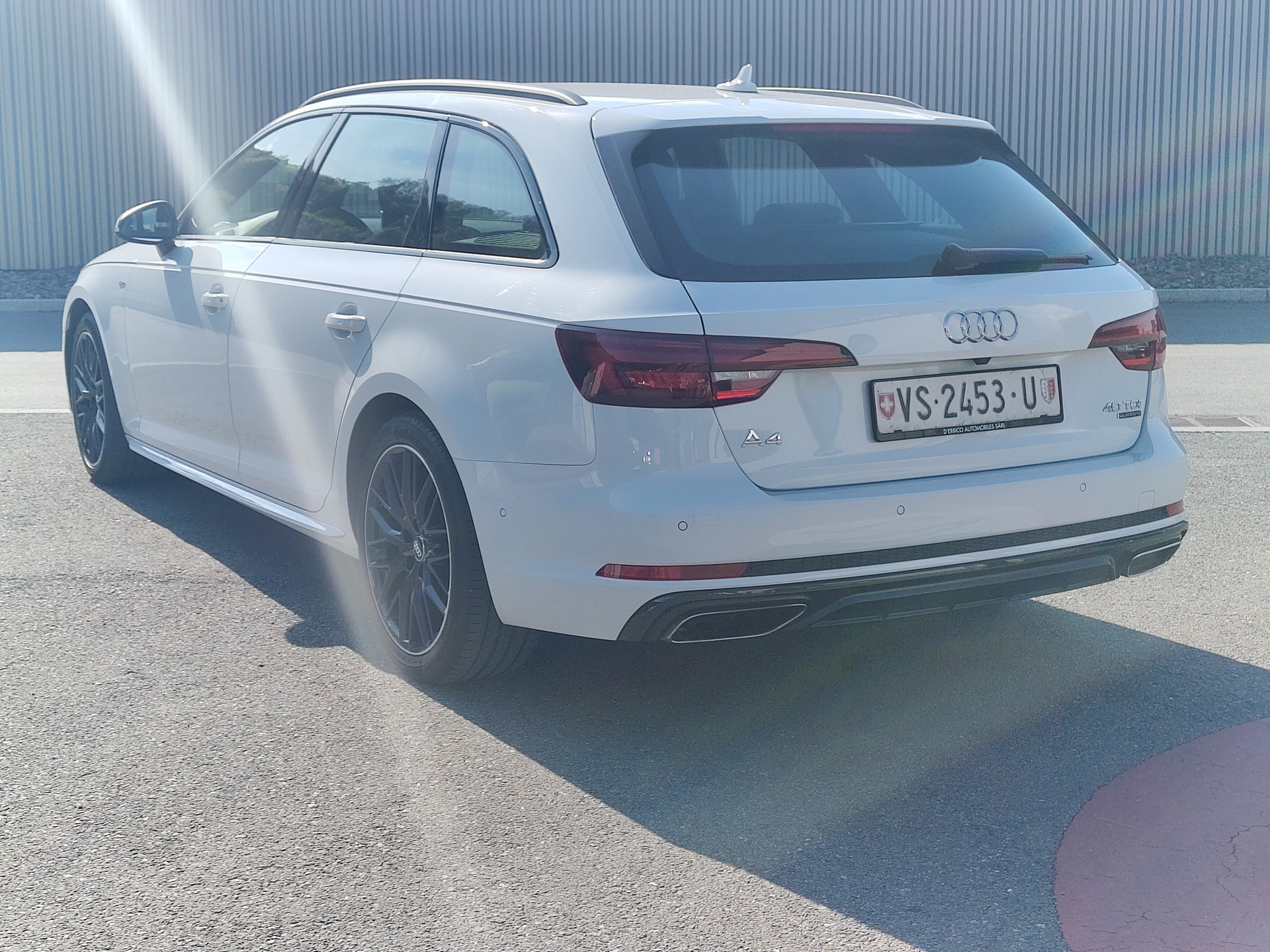 AUDI A4 Avant 40 TDI Sport Attraction quattro S-tronic-showroom-element-2
