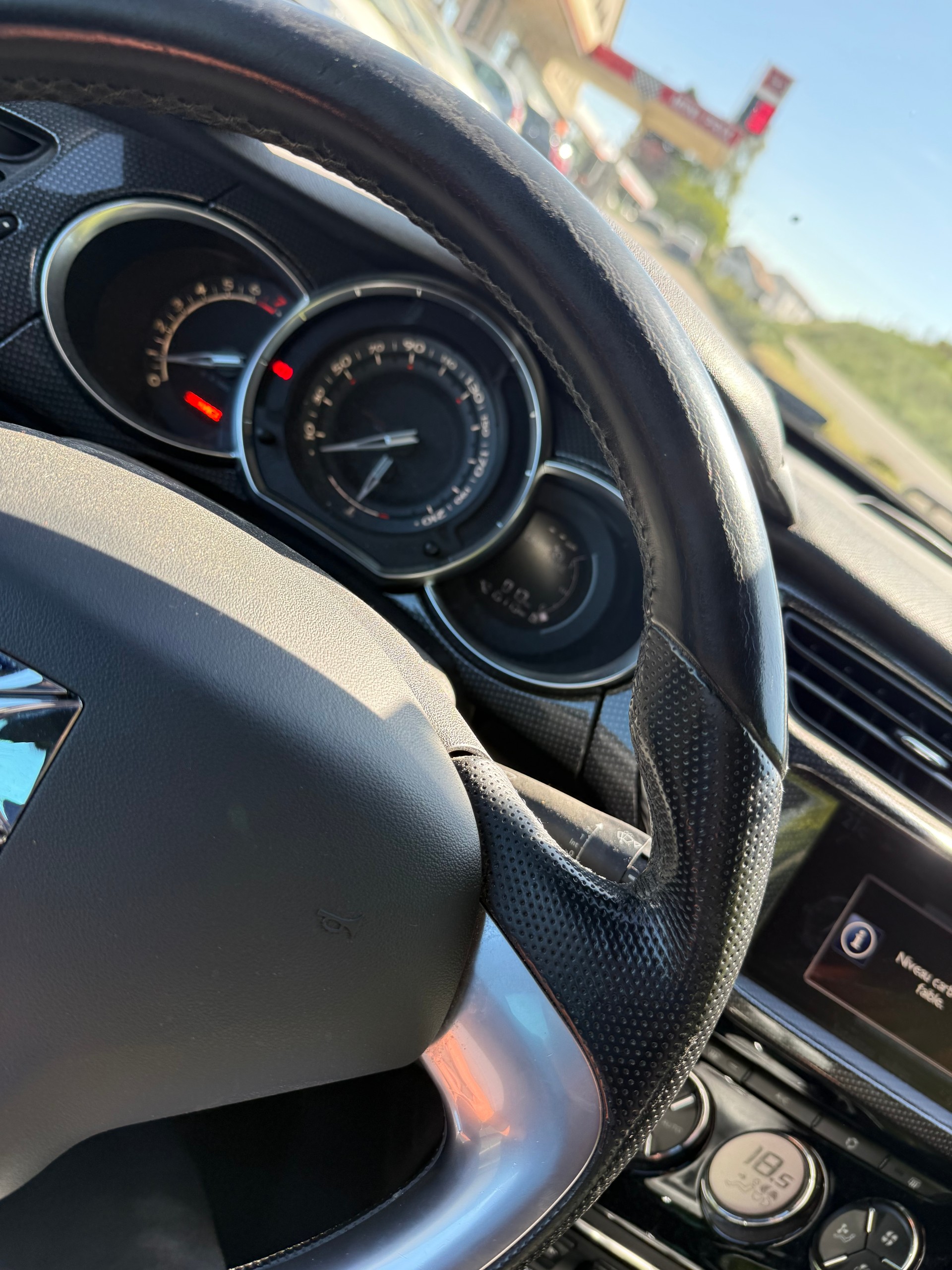 DS AUTOMOBILES DS3 1.6 THP Sport Chic-image-7