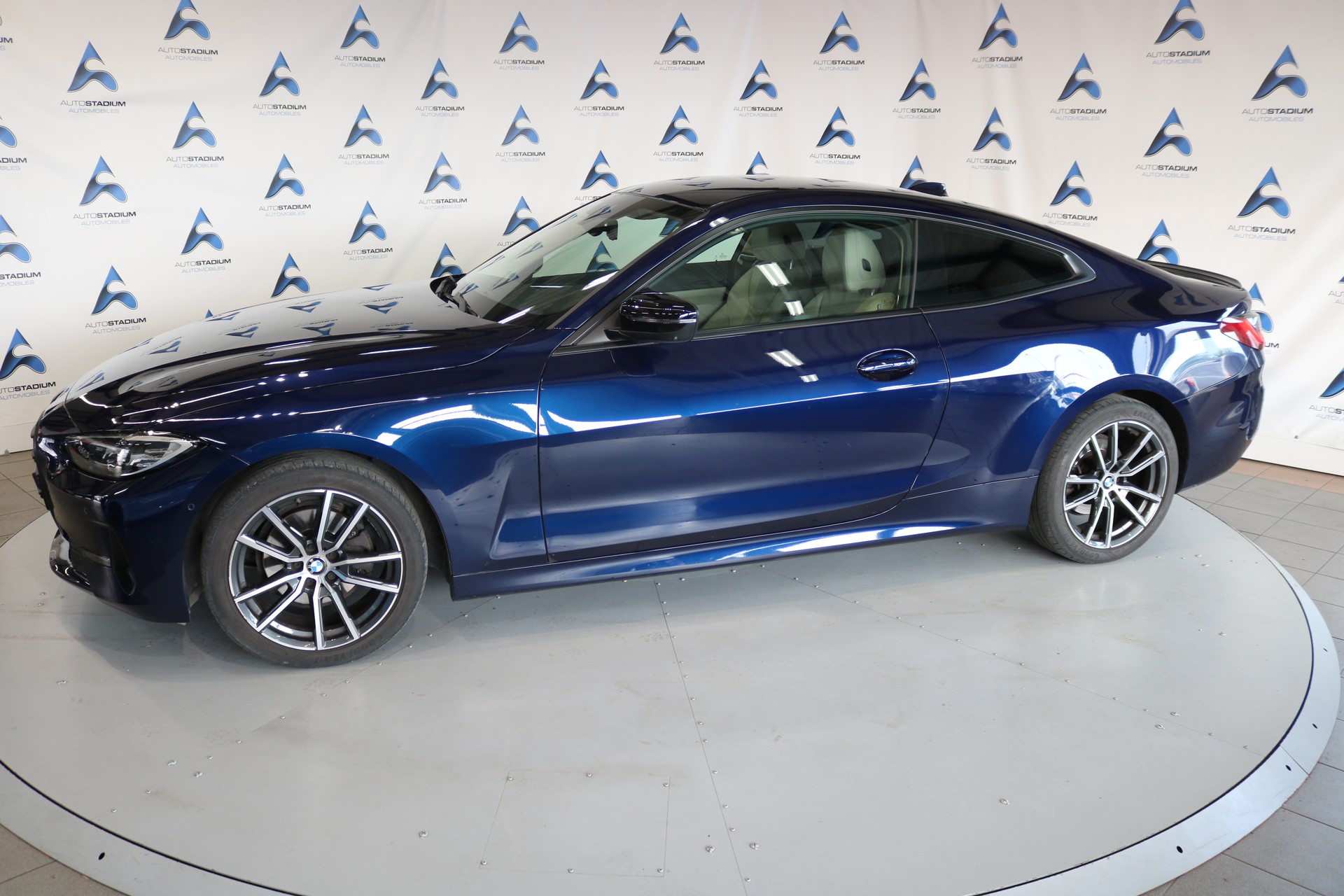 BMW 420i xDrive Coupé Steptronic-image-17