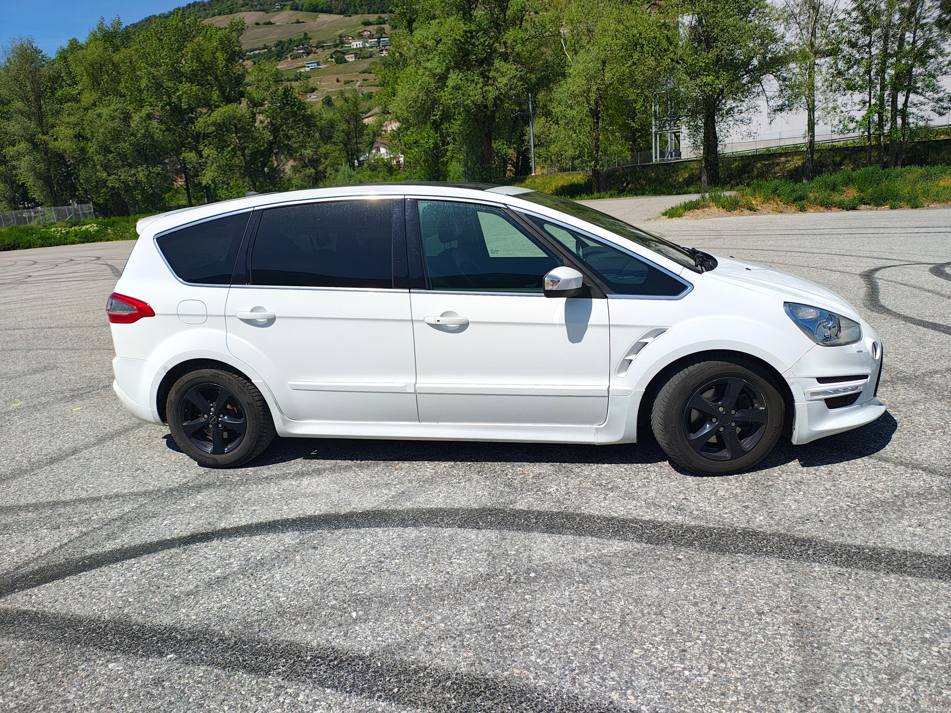 FORD S-Max 2.2 TDCi TitaniumS-image-1