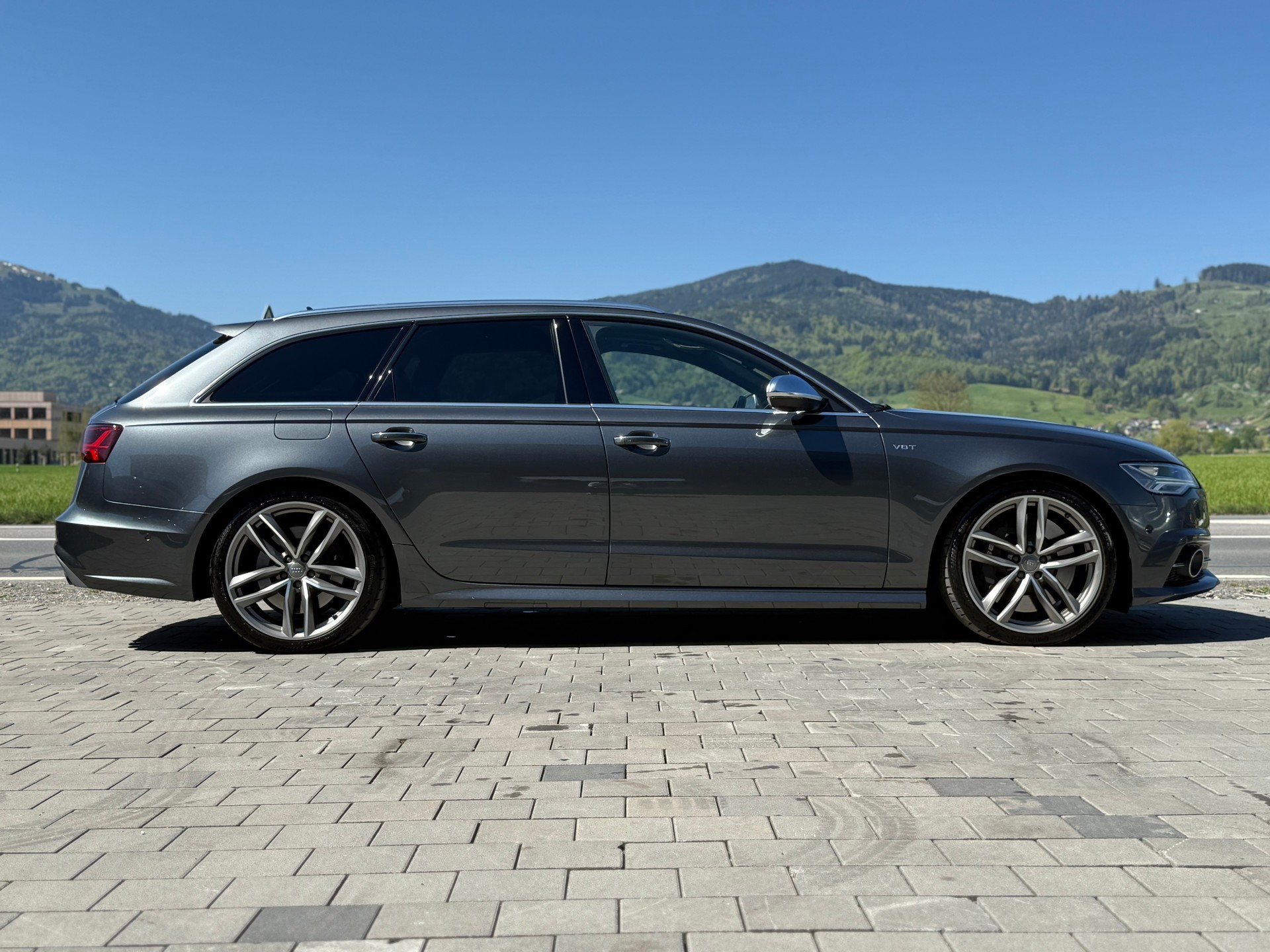 AUDI S6 Avant 4.0 TFSI V8 quattro S-tronic-image-4