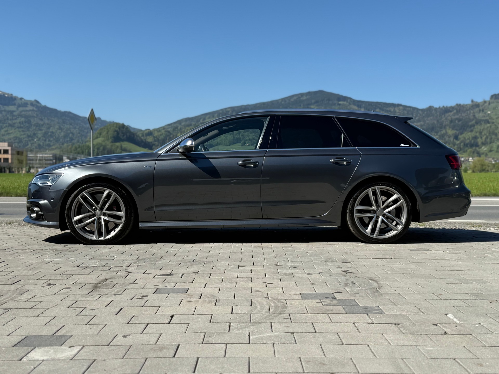 AUDI S6 Avant 4.0 TFSI V8 quattro S-tronic-image-3