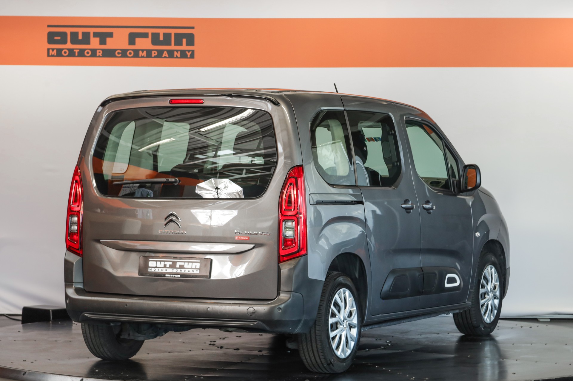 CITROEN Berlingo 1.2i PureTech Swiss Edition EAT8-image-5