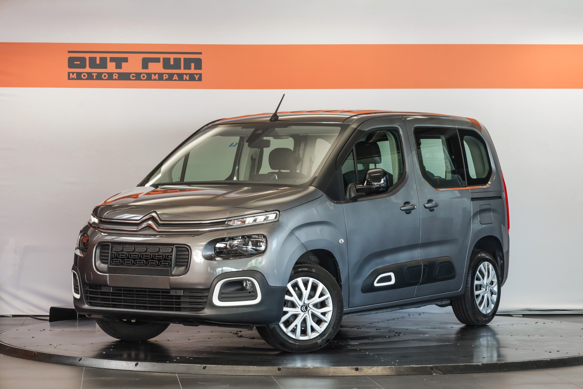 CITROEN Berlingo 1.2i PureTech Swiss Edition EAT8