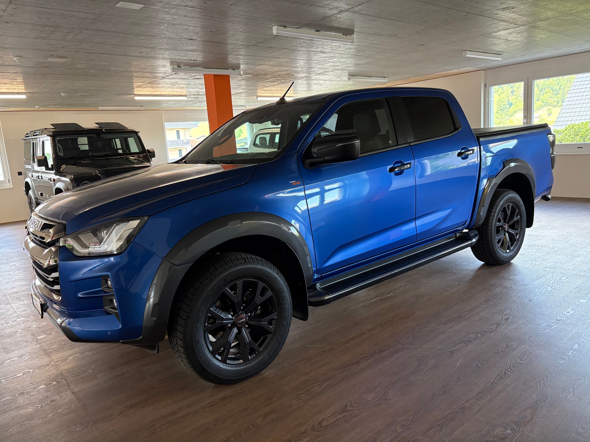 ISUZU D-MAX 1.9 CrewCab N60FF 4x4 AT-image-3