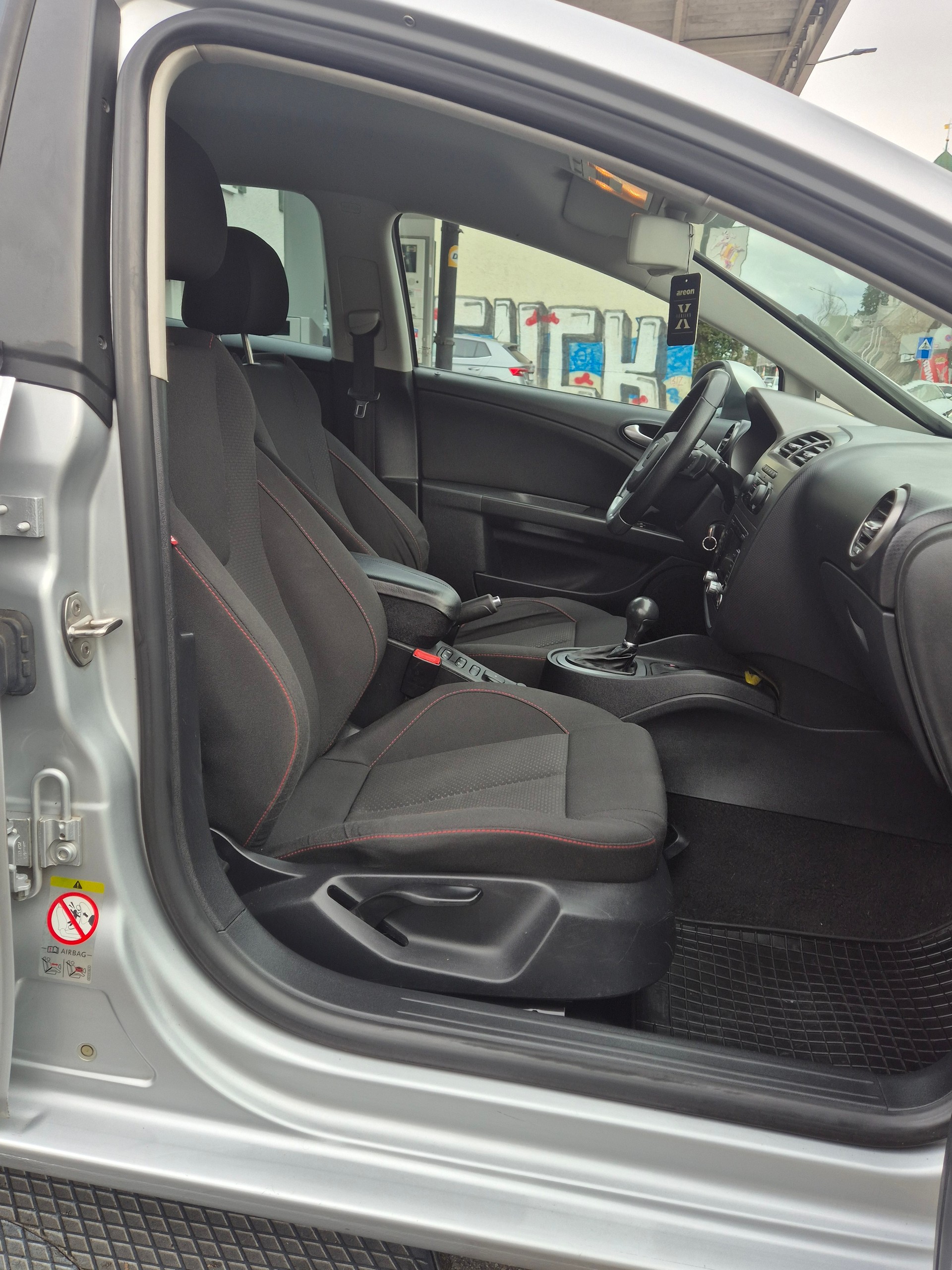 SEAT Leon 1.8 TSI Style DSG-image-7